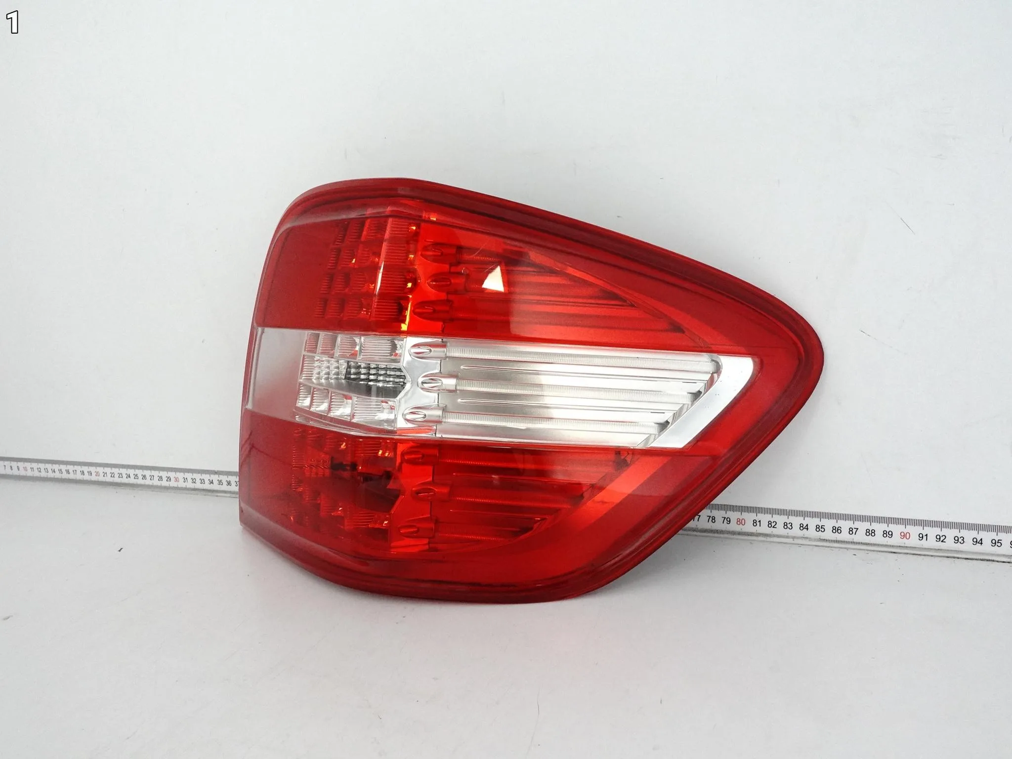 MERCEDES ML II W164 LIFT / MOPF 08-11 LAMPA LED PRAWA TYŁ EUROPA MERCEDES ML II W164 LIFT / MOPF 08-11 LAMPA LED PRAWA TYŁ EUROPA - obrazek 2
