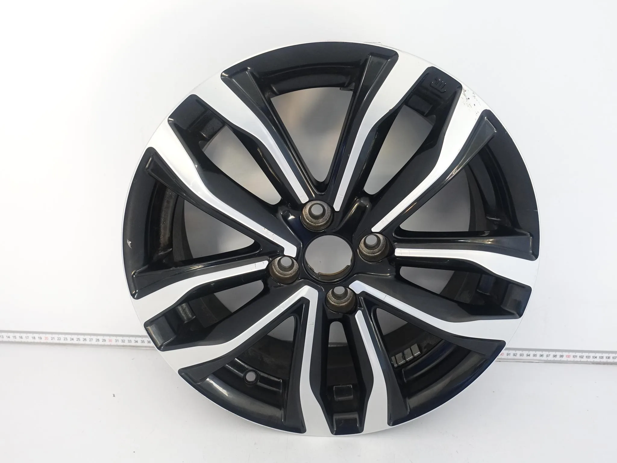 SUZUKI SWIFT MK8 VI 17- FELGA 6Jx16 ET45 4×100 43210-68LK0 SUZUKI SWIFT MK8 VI 17- FELGA 6Jx16 ET45 4x100 43210-68LK0