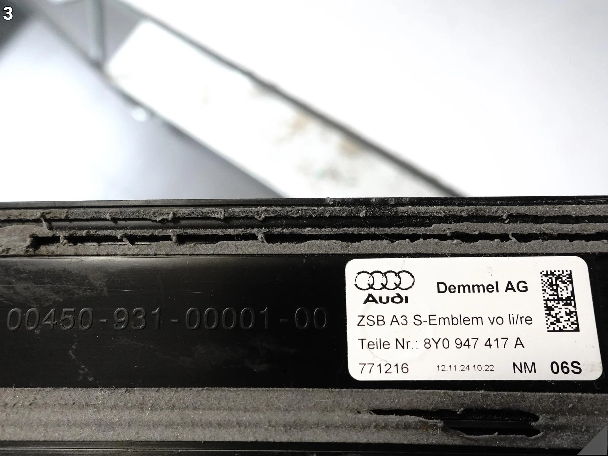 AUDI A3 S3 8Y0 Q4 E-TRON 89A S-LINE LISTWA NAKŁADKA LED NA PRÓG PRZÓD L = R AUDI A3 S3 8Y0 Q4 E-TRON 89A S-LINE LISTWA NAKŁADKA LED NA PRÓG PRZÓD L = R - obrazek 4