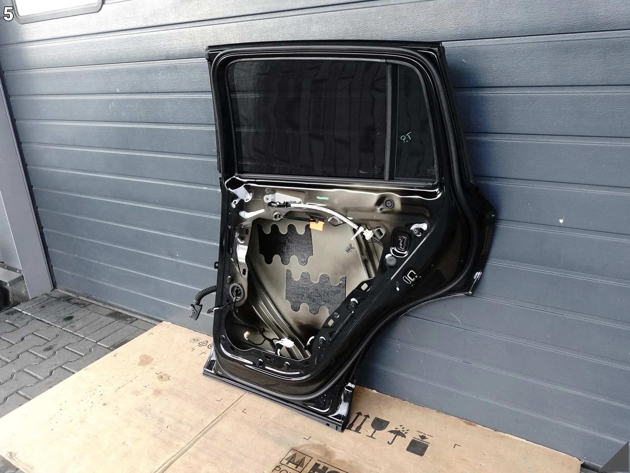 VW TIGUAN CT1 III 571 24- DRZWI PRAWE TYŁ SZYBA DEMONTAŻ KOLOR Y9T LY9T VW TIGUAN CT1 III 571 24- DRZWI PRAWE TYŁ SZYBA DEMONTAŻ KOLOR Y9T LY9T - obrazek 6