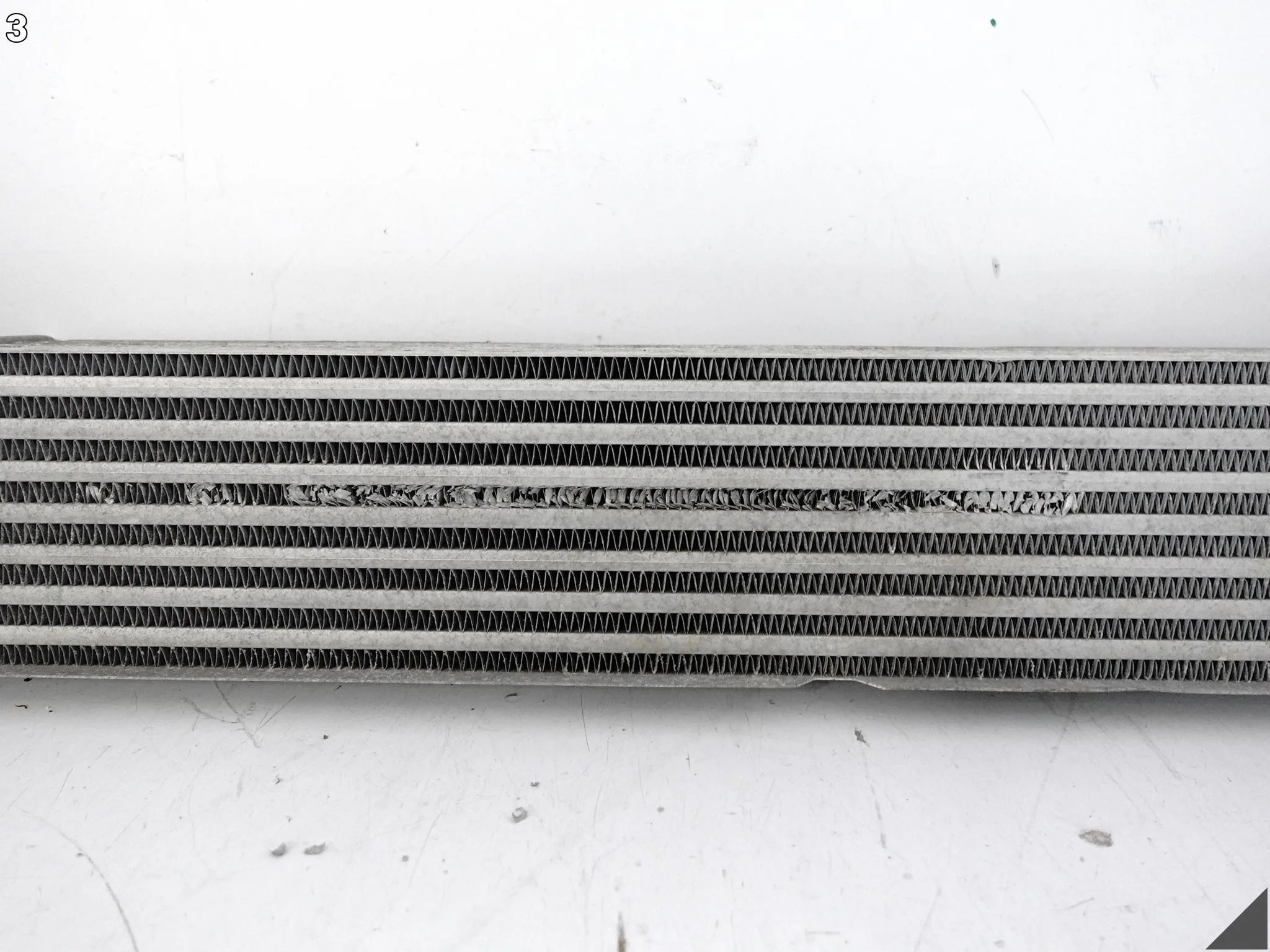 BMW F39 F45 F46 F48 F54 F55 F56 F57 F60 INTERCOOLER CHŁODNICA PRZÓD BMW F39 F45 F46 F48 F54 F55 F56 F57 F60 INTERCOOLER CHŁODNICA PRZÓD - obrazek 4