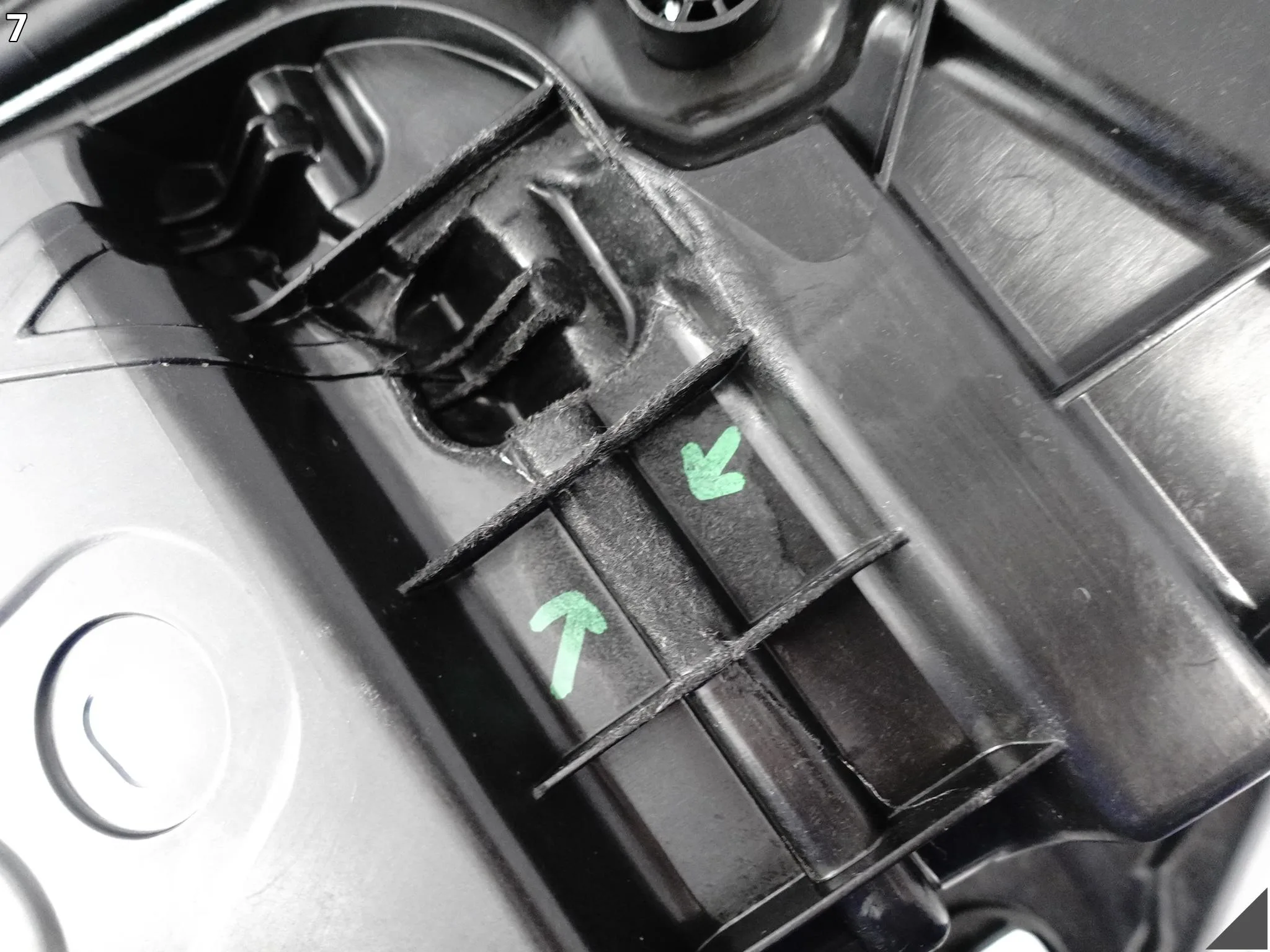 VW TIGUAN CT1 III 571 24- OSŁONA OBUDOWA PROWADNICA SZYBY GŁOŚNIK LEWA TYŁ VW TIGUAN CT1 III 571 24- OSŁONA OBUDOWA PROWADNICA SZYBY GŁOŚNIK LEWA TYŁ - obrazek 8