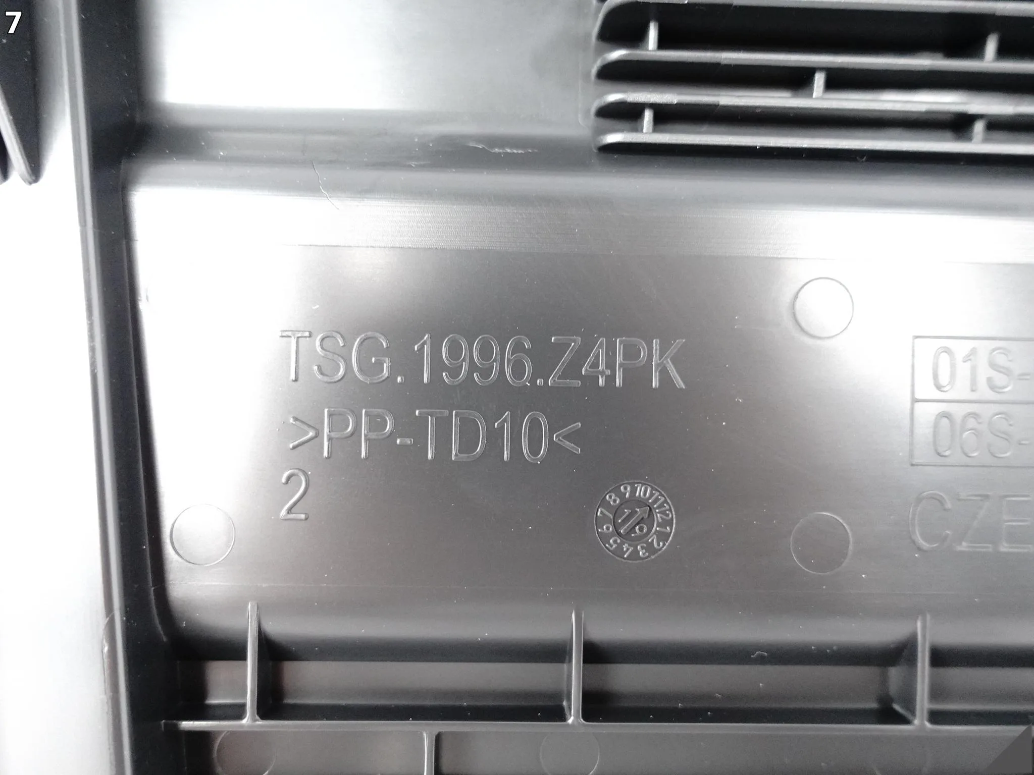 AUDI Q3 II 83A F3 18-25 OSŁONA ZAŚLEPKA BOCZEK BAGAŻNIKA PRAWA TYŁ AUDI Q3 II 83A F3 18-25 OSŁONA ZAŚLEPKA BOCZEK BAGAŻNIKA PRAWA TYŁ - obrazek 8