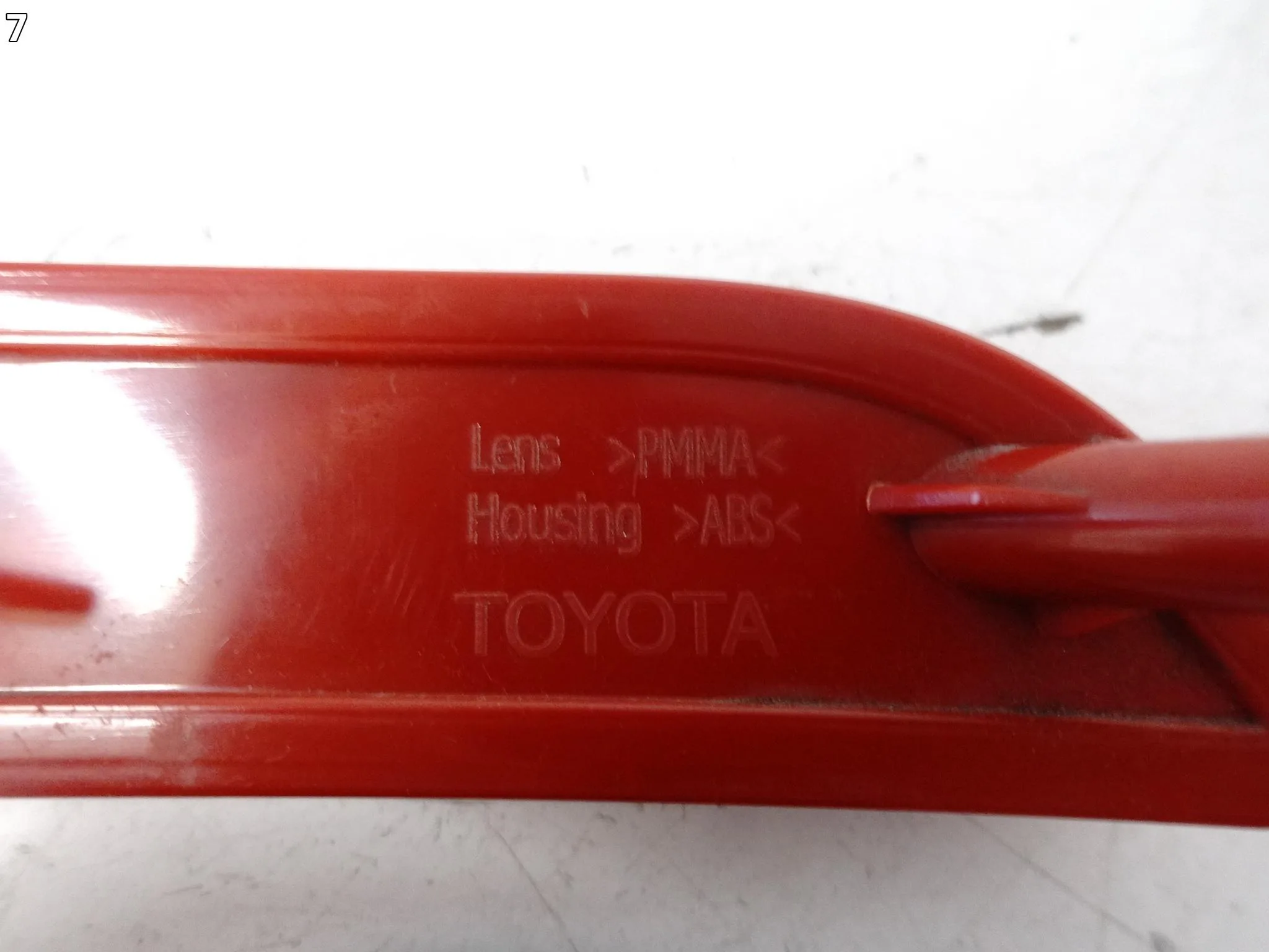 TOYOTA AURIS II 2 E180 LIFT 15-18 ODBLASK LAMPKA W ZDERZAK TYŁ LEWY ORG TOYOTA AURIS II 2 E180 LIFT 15-18 ODBLASK LAMPKA W ZDERZAK TYŁ LEWY ORG - obrazek 8