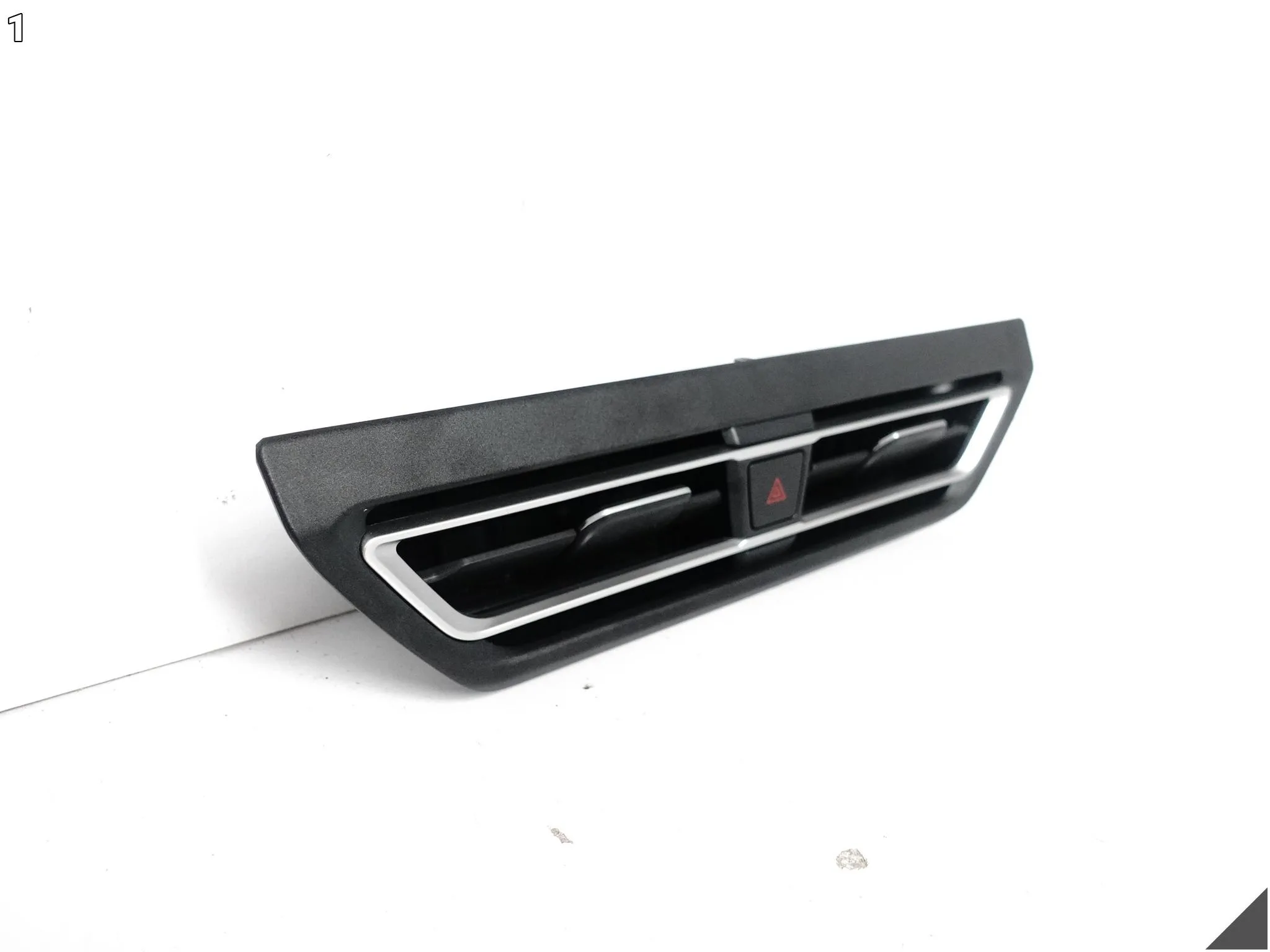 VW TIGUAN CT1 III 571 24- KRATKA NAWIEWU ŚRODKOWA PRZEŁĄCZNIKI EIP VW TIGUAN CT1 III 571 24- KRATKA NAWIEWU ŚRODKOWA PRZEŁĄCZNIKI EIP - obrazek 2