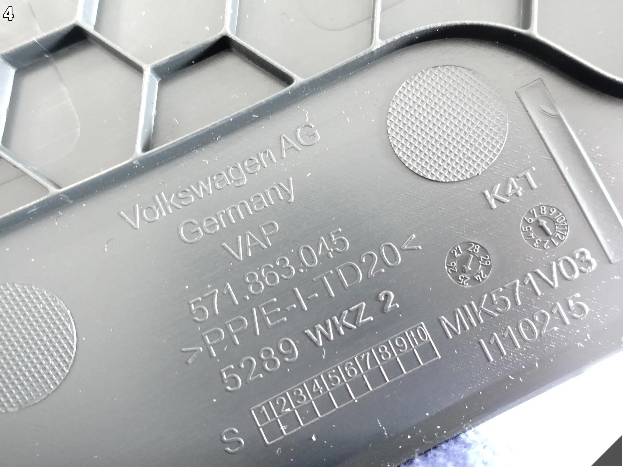VW TIGUAN CT1 III 571 24- LISTWA OSŁONA POSZYCIE TUNEL ŚRODKOWY LEWA ORG VW TIGUAN CT1 III 571 24- LISTWA OSŁONA POSZYCIE TUNEL ŚRODKOWY LEWA ORG - obrazek 5