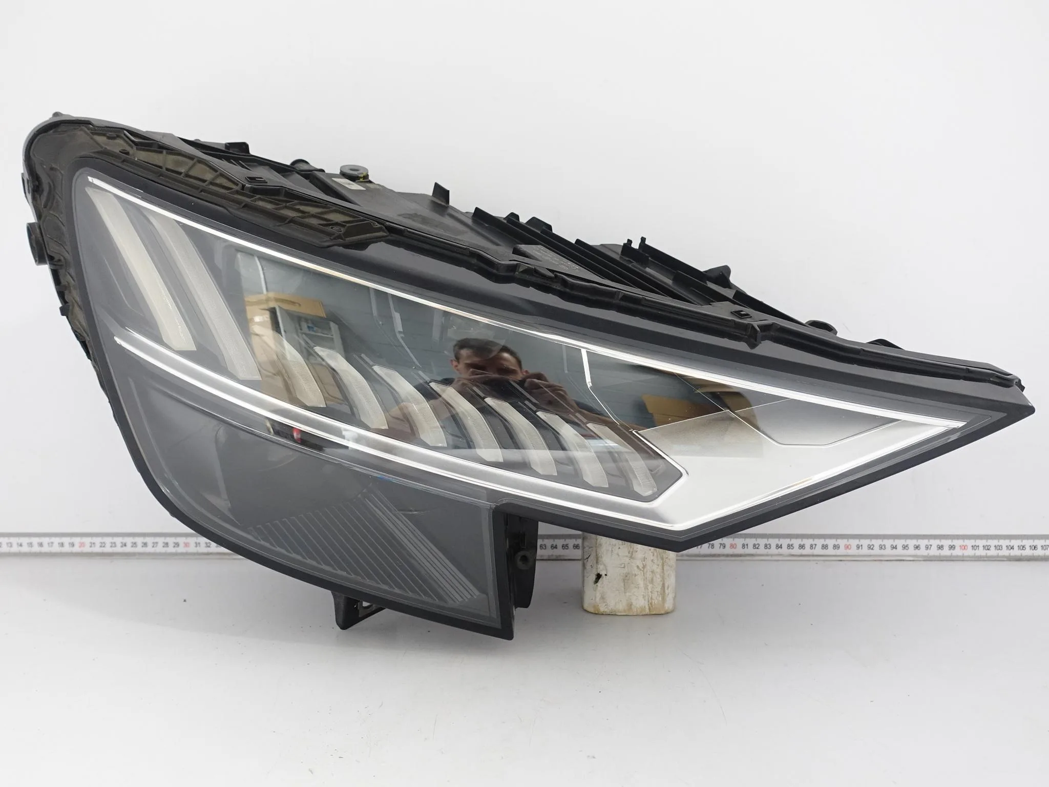 AUDI Q8 SQ8 4M8 18-23 LAMPA MATRIX FULL LED PRAWA PRZÓD EUROPA AUDI Q8 SQ8 4M8 18-23 LAMPA MATRIX FULL LED PRAWA PRZÓD EUROPA