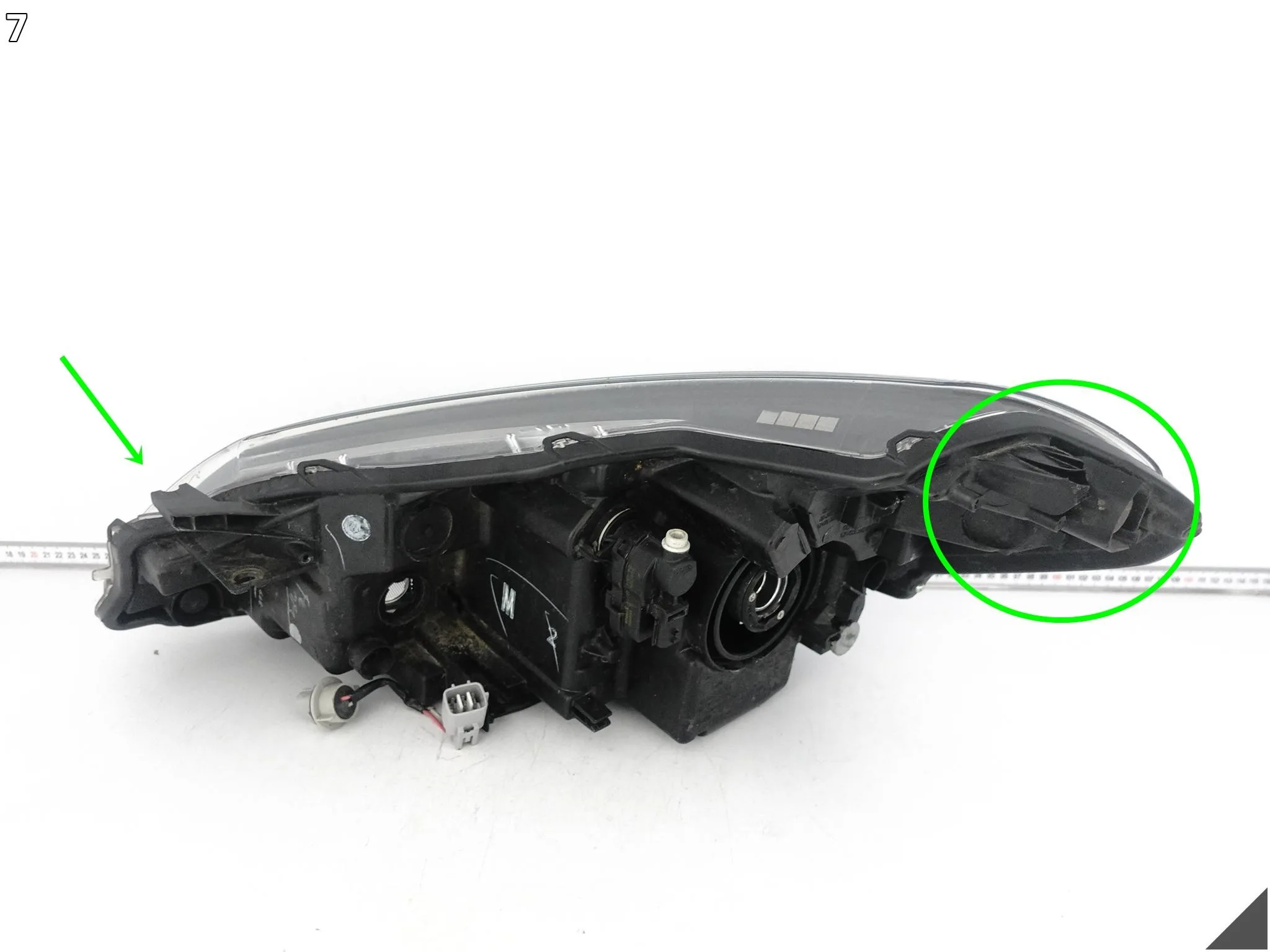 TOYOTA YARIS III 3 LIFT 17-19 LAMPA HALOGEN ZWYKŁA + LED PRAWA PRZÓD EUROPA TOYOTA YARIS III 3 LIFT 17-19 LAMPA HALOGEN ZWYKŁA + LED PRAWA PRZÓD EUROPA - obrazek 8