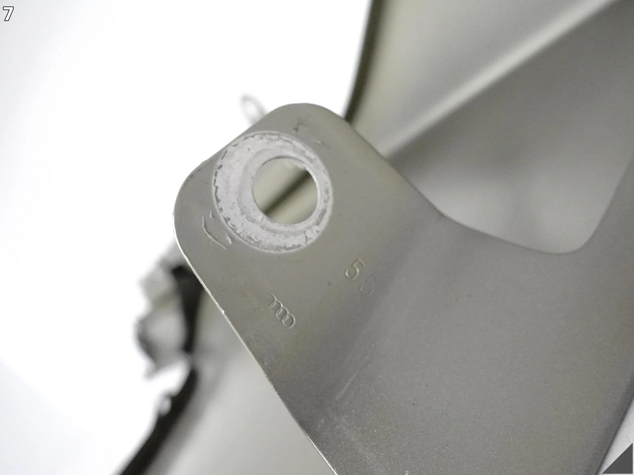 AUDI A7 S7 RS7 4G8 C7 10-18 BŁOTNIK FENDER PRAWY PRZÓD KOLOR N3N3 AUDI A7 S7 RS7 4G8 C7 10-18 BŁOTNIK FENDER PRAWY PRZÓD KOLOR N3N3 - obrazek 8