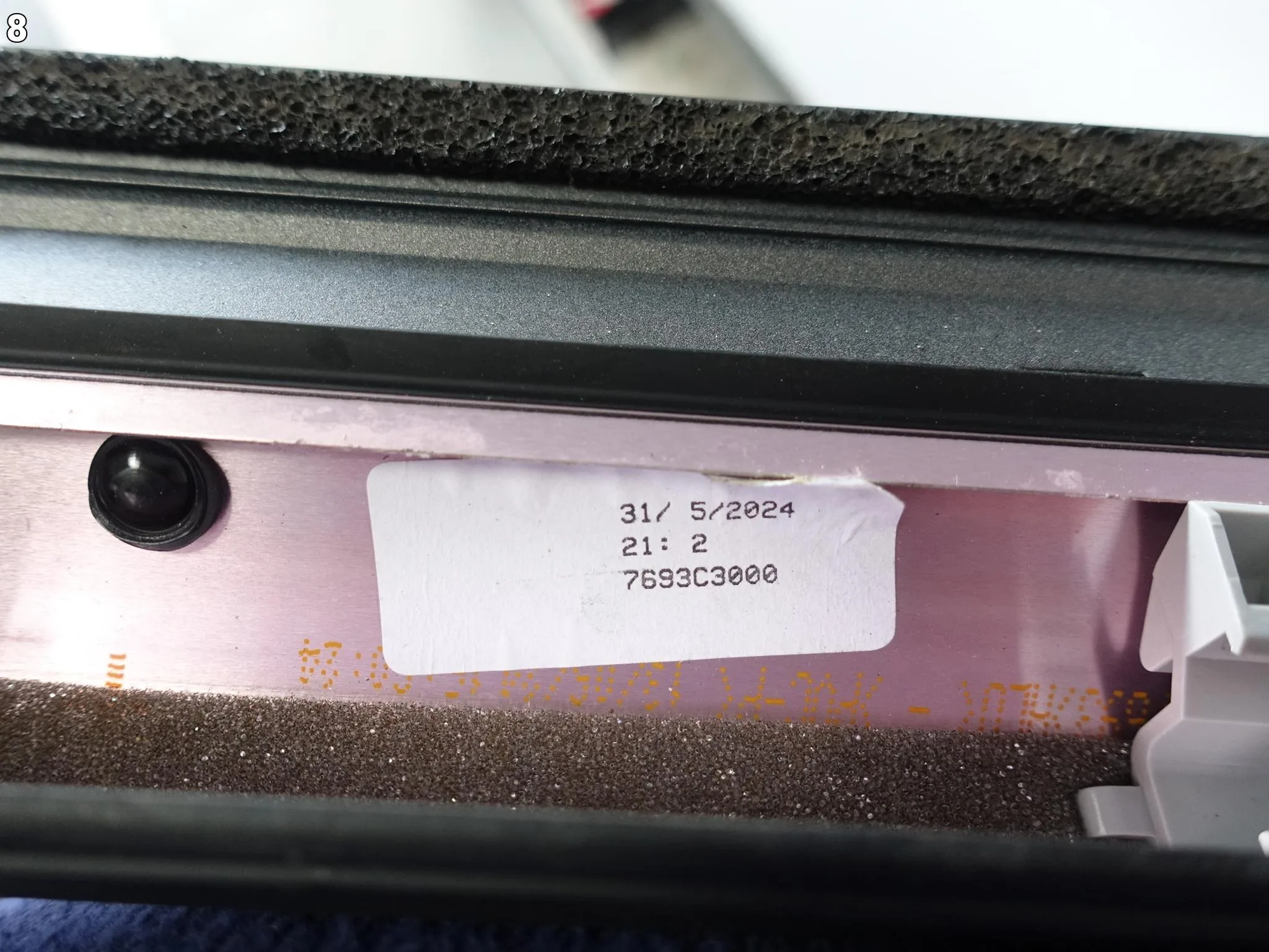 MERCEDES G-KLASA W465 24- GÓRNA LISTWA USZCZELKA BLENDA DACH SZYBA PRZÓD MERCEDES G-KLASA W465 24- GÓRNA LISTWA USZCZELKA BLENDA DACH SZYBA PRZÓD - obrazek 9