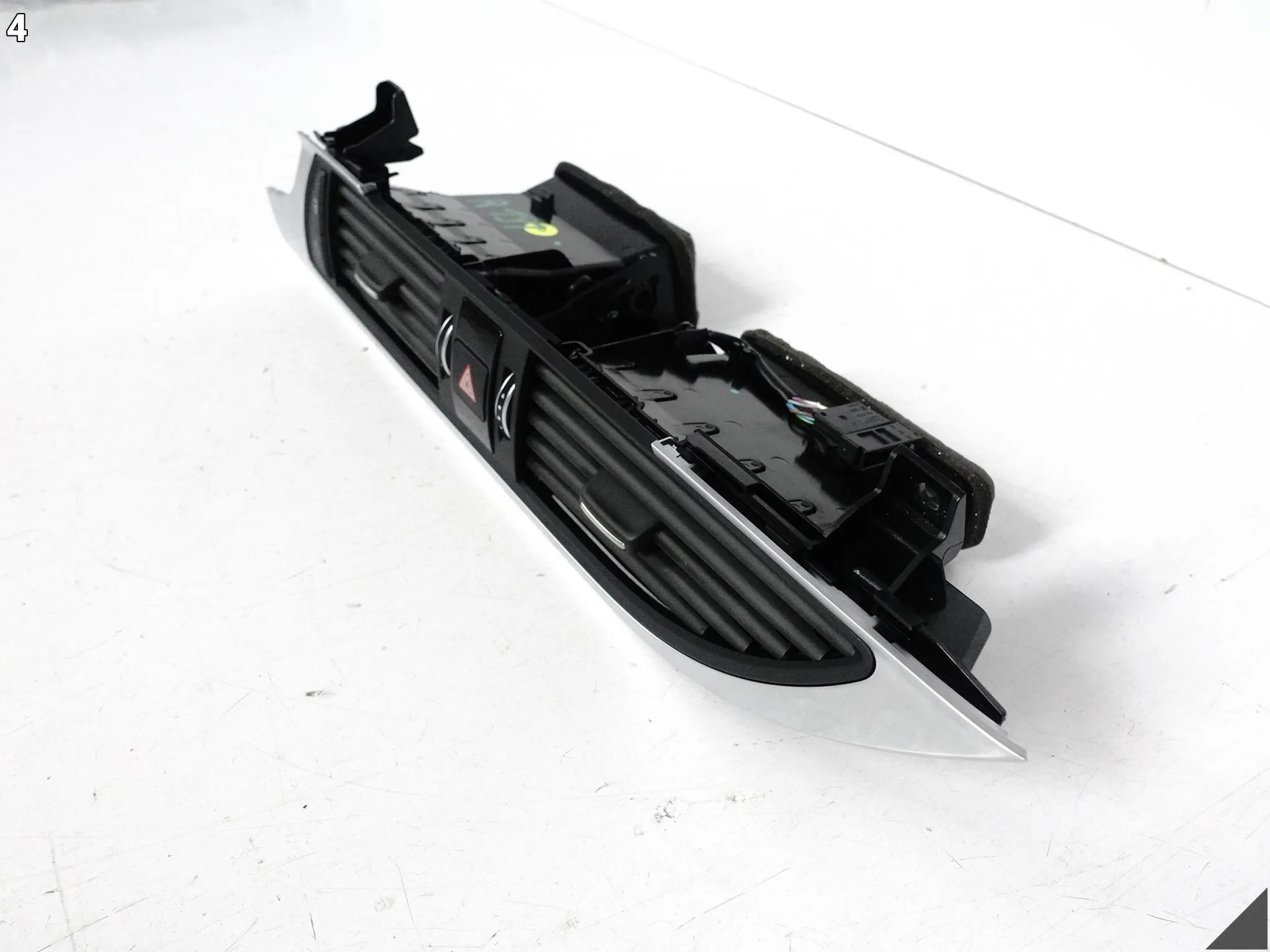 AUDI A7 S7 RS7 4G8 A6 S6 RS6 4G0 C7 LIFT 14-18 KRATKA NAWIEWU ŚRODKOWA AUDI A7 S7 RS7 4G8 A6 S6 RS6 4G0 C7 LIFT 14-18 KRATKA NAWIEWU ŚRODKOWA - obrazek 5
