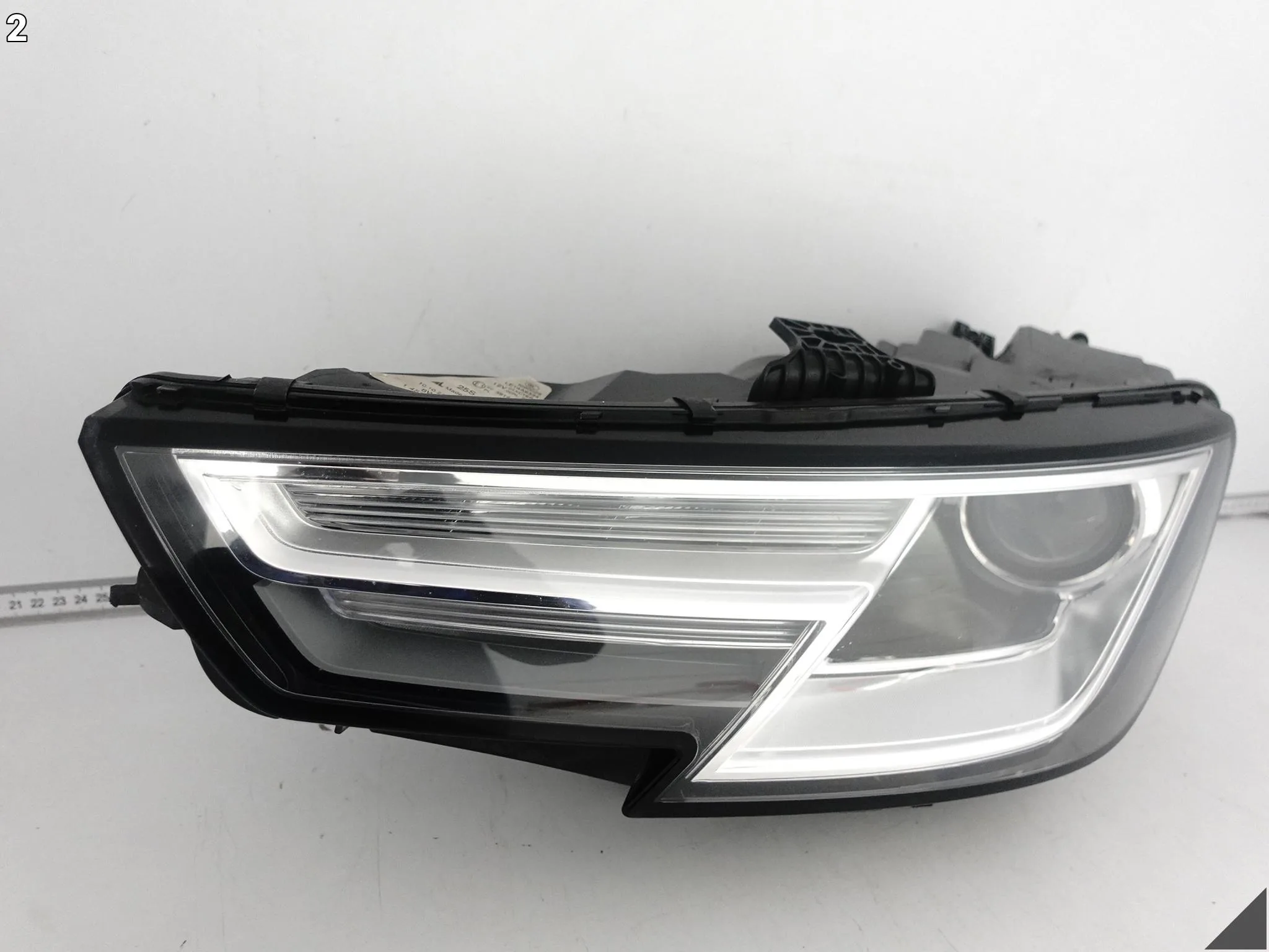 AUDI A4 S4 8W0 B9 15-19 LAMPA HEADLIGHT XENON + LED LEWA PRZÓD EUROPA AUDI A4 S4 8W0 B9 15-19 LAMPA HEADLIGHT XENON + LED LEWA PRZÓD EUROPA - obrazek 3