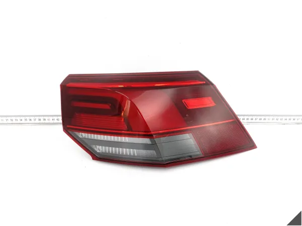 VW GOLF VIII 5H0 5H9 HB VARIANT KOMBI 19-24 LAMPA LED BŁOTNIK PRAWA TYŁ EU