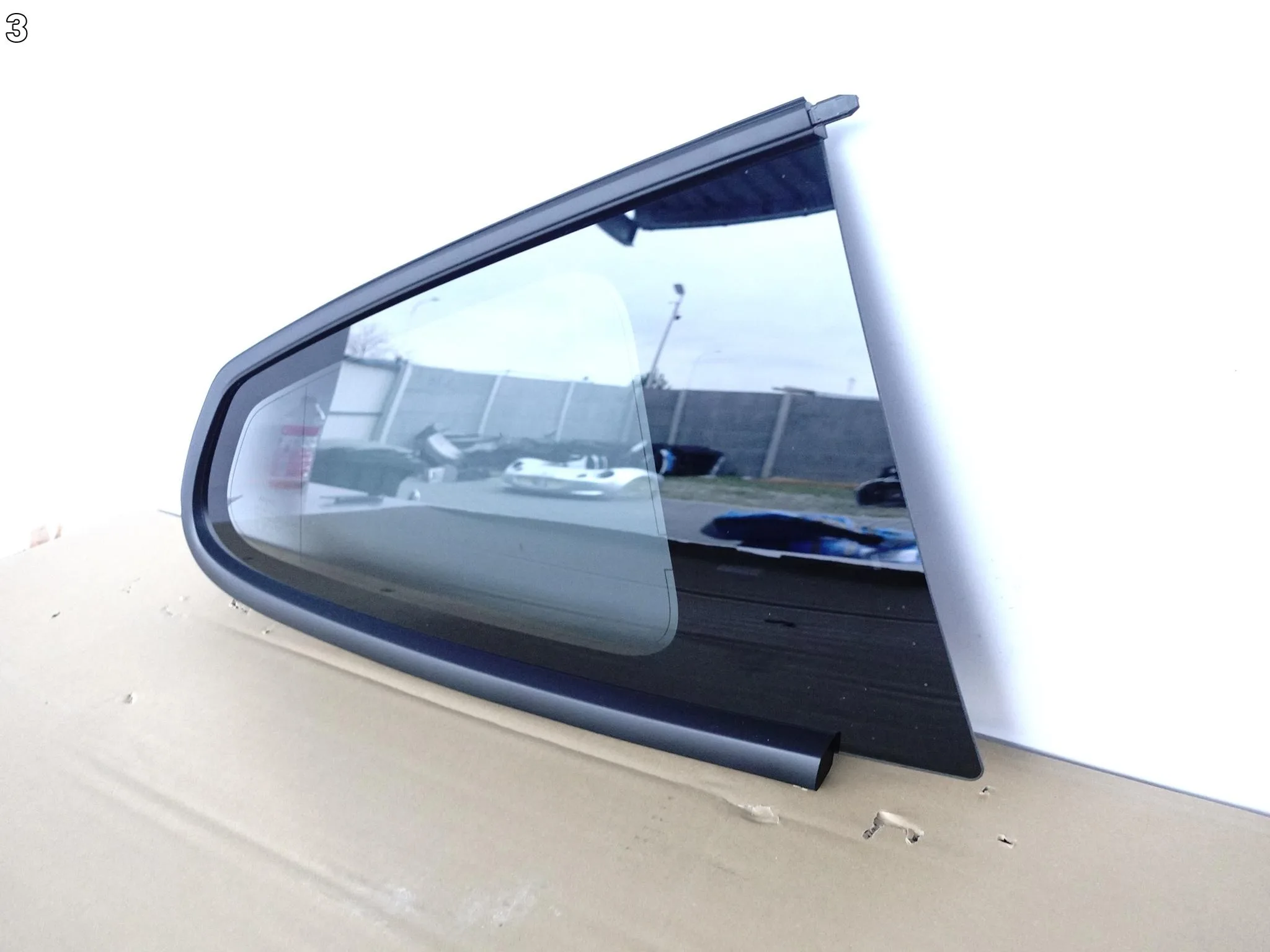 TOYOTA GR YARIS IV 4 XP210 LIFT 20- SZYBA KAROSERYJNA BOCZNA PRAWA TYŁ ORG TOYOTA GR YARIS IV 4 XP210 LIFT 20- SZYBA KAROSERYJNA BOCZNA PRAWA TYŁ ORG - obrazek 4