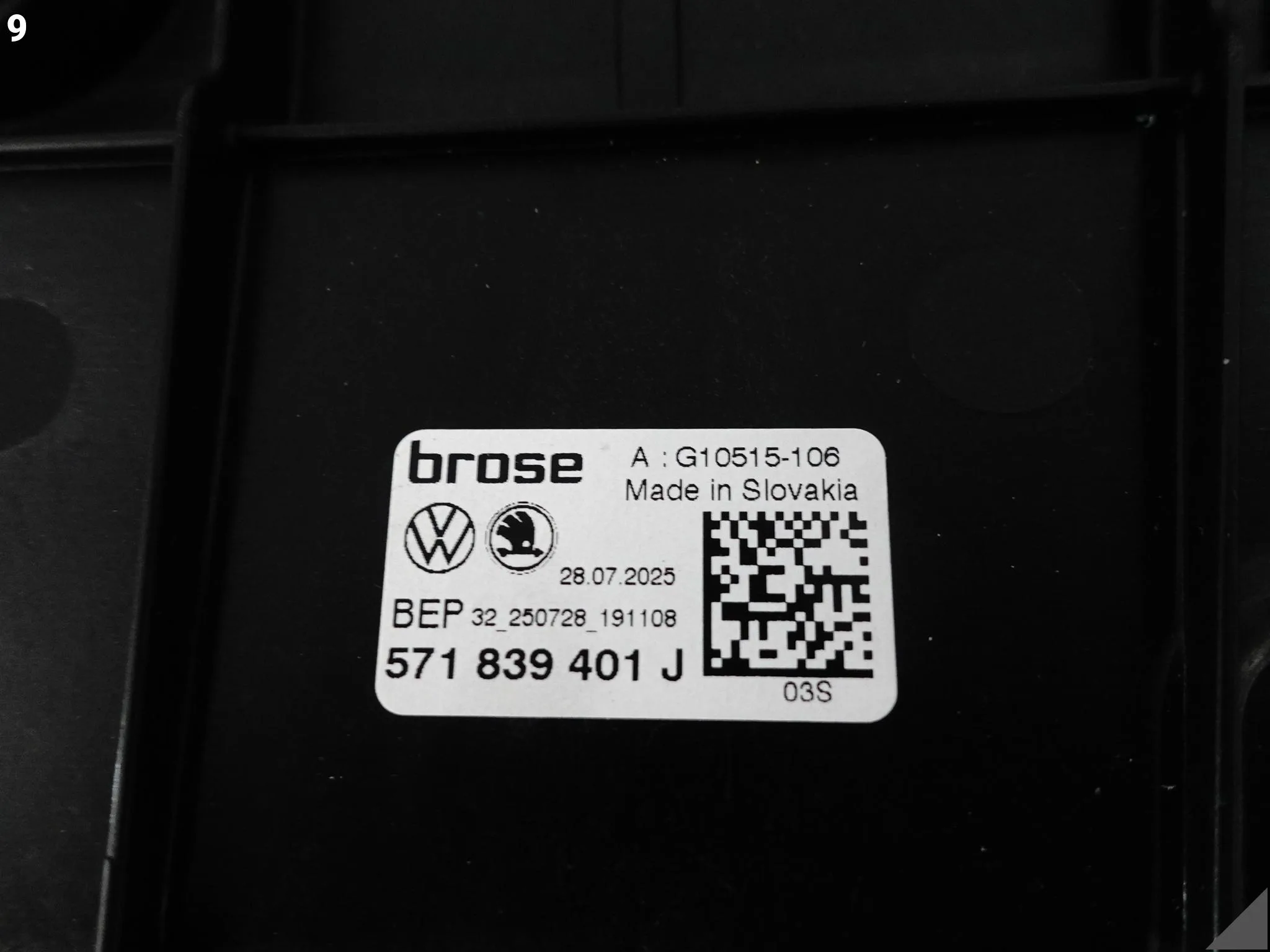 VW TIGUAN CT1 III 571 24- OSŁONA OBUDOWA PROWADNICA SZYBY GŁOŚNIK LEWA TYŁ VW TIGUAN CT1 III 571 24- OSŁONA OBUDOWA PROWADNICA SZYBY GŁOŚNIK LEWA TYŁ - obrazek 10