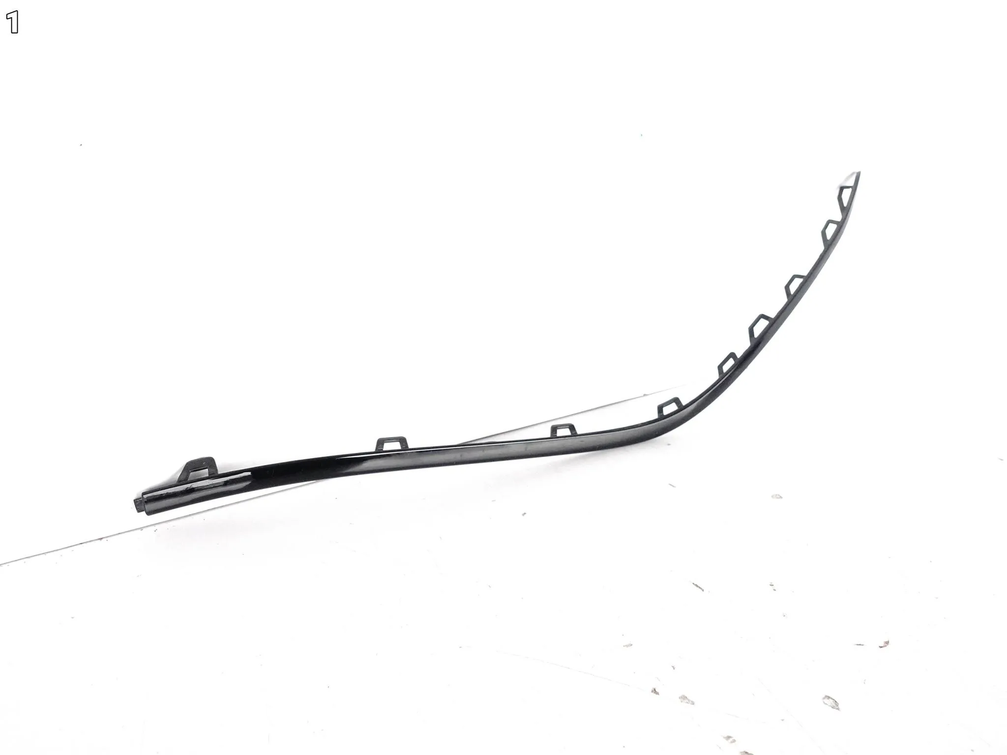MERCEDES GLE W167 V167 C167 AMG MOPF LIFT 23- LISTWA LEWA NA ZDERZAK PRZÓD MERCEDES GLE W167 V167 C167 AMG MOPF LIFT 23- LISTWA LEWA NA ZDERZAK PRZÓD - obrazek 2