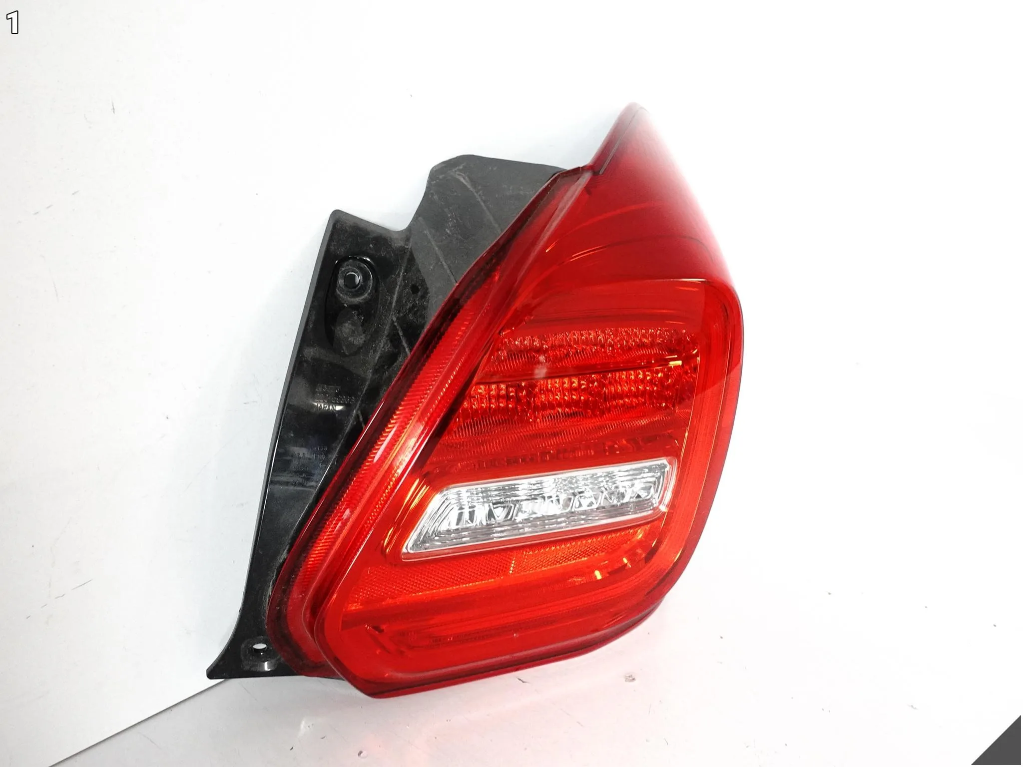 SUZUKI SWIFT MK8 VI 17-24 LAMPA LED W BŁOTNIK PRAWA TYŁ EU 220-59363 SUZUKI SWIFT MK8 VI 17-24 LAMPA LED W BŁOTNIK PRAWA TYŁ EU 220-59363 - obrazek 2