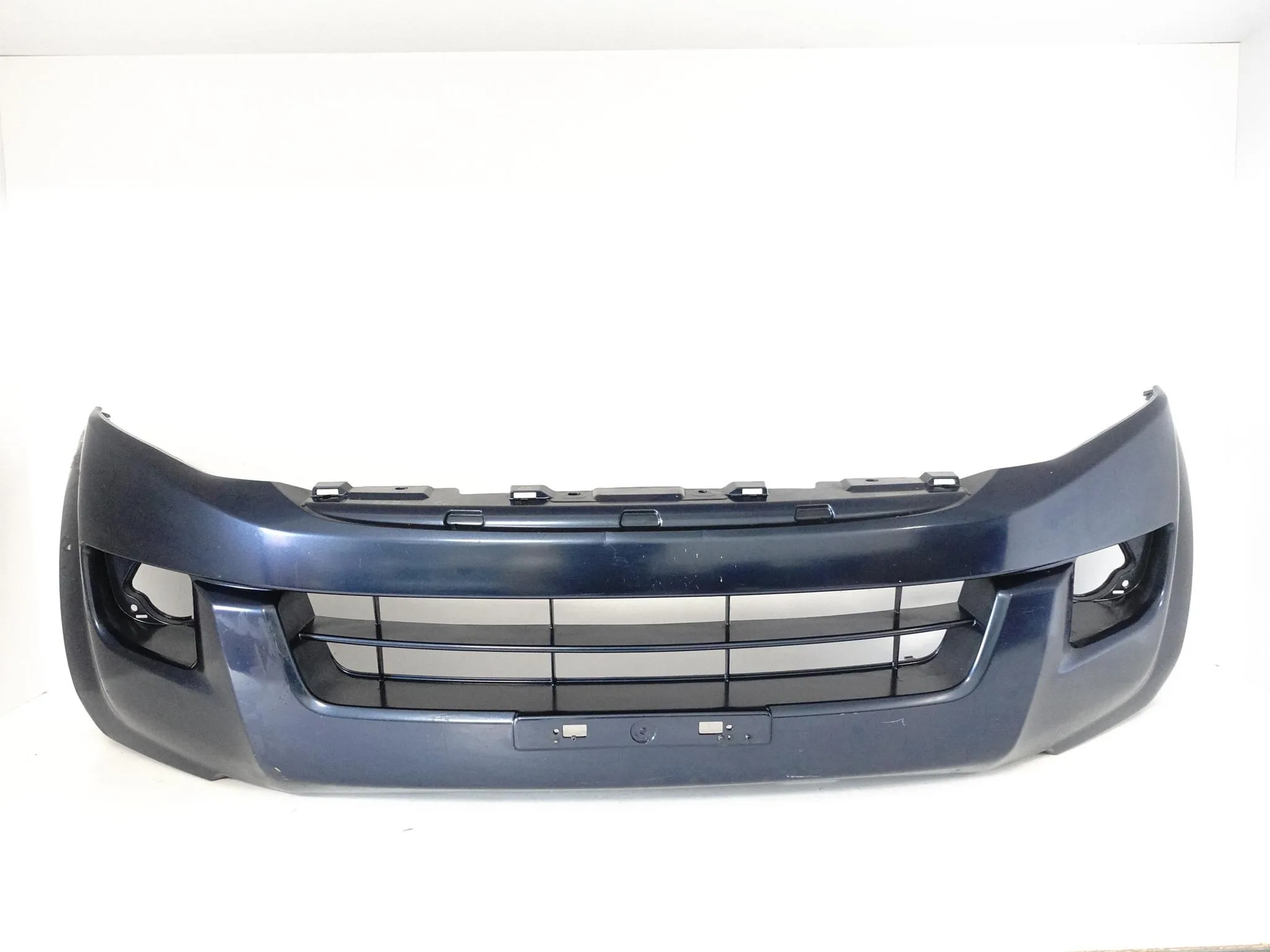 ISUZU D-MAX RT RT50/85 II 2 11-15 ZDERZAK BUMPER PRZÓD ISUZU D-MAX RT RT50/85 II 2 11-15 ZDERZAK BUMPER PRZÓD