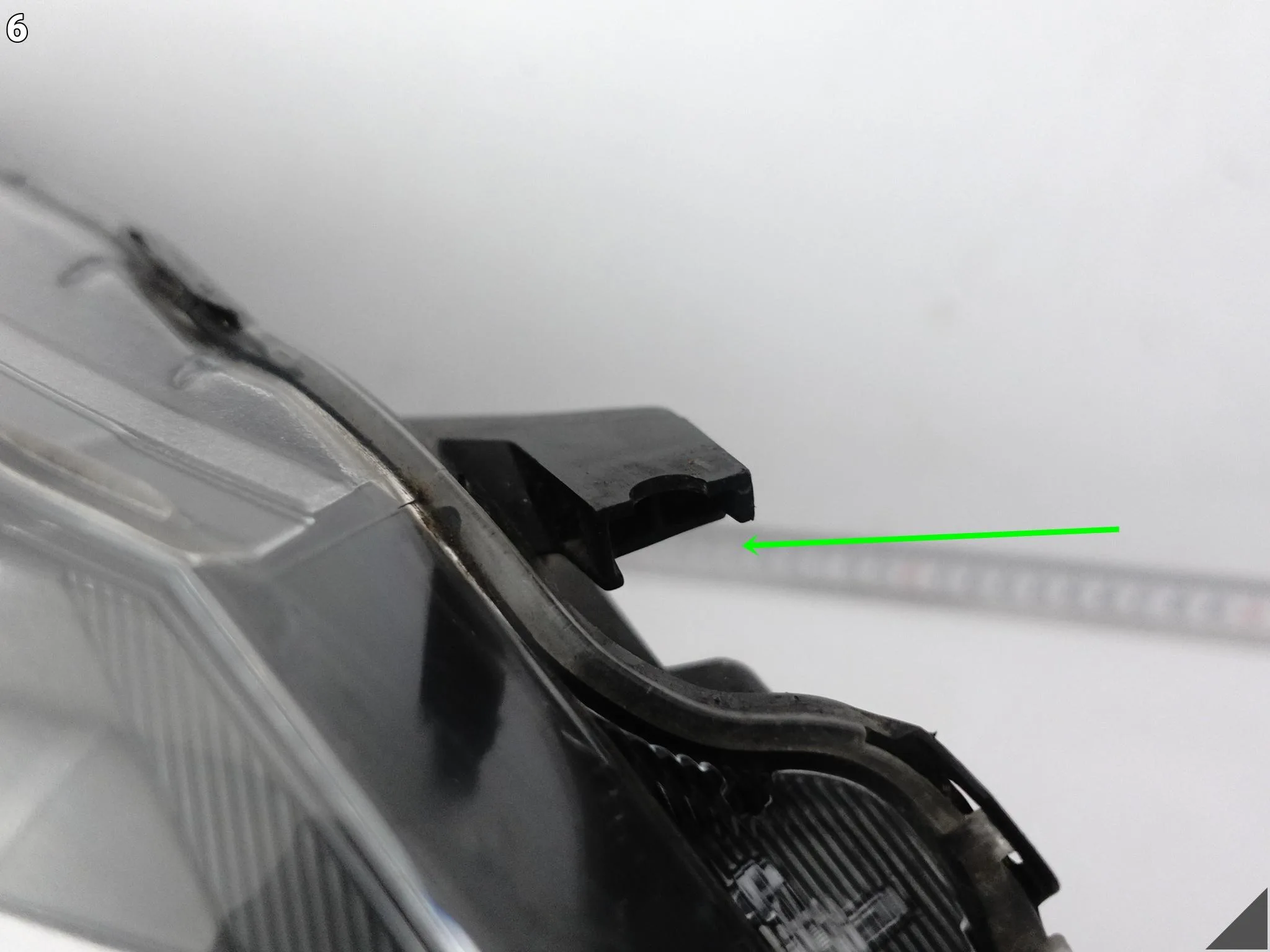 TOYOTA YARIS III 3 LIFT 17-19 LAMPA HALOGEN ZWYKŁA + LED PRAWA PRZÓD EUROPA TOYOTA YARIS III 3 LIFT 17-19 LAMPA HALOGEN ZWYKŁA + LED PRAWA PRZÓD EUROPA - obrazek 7