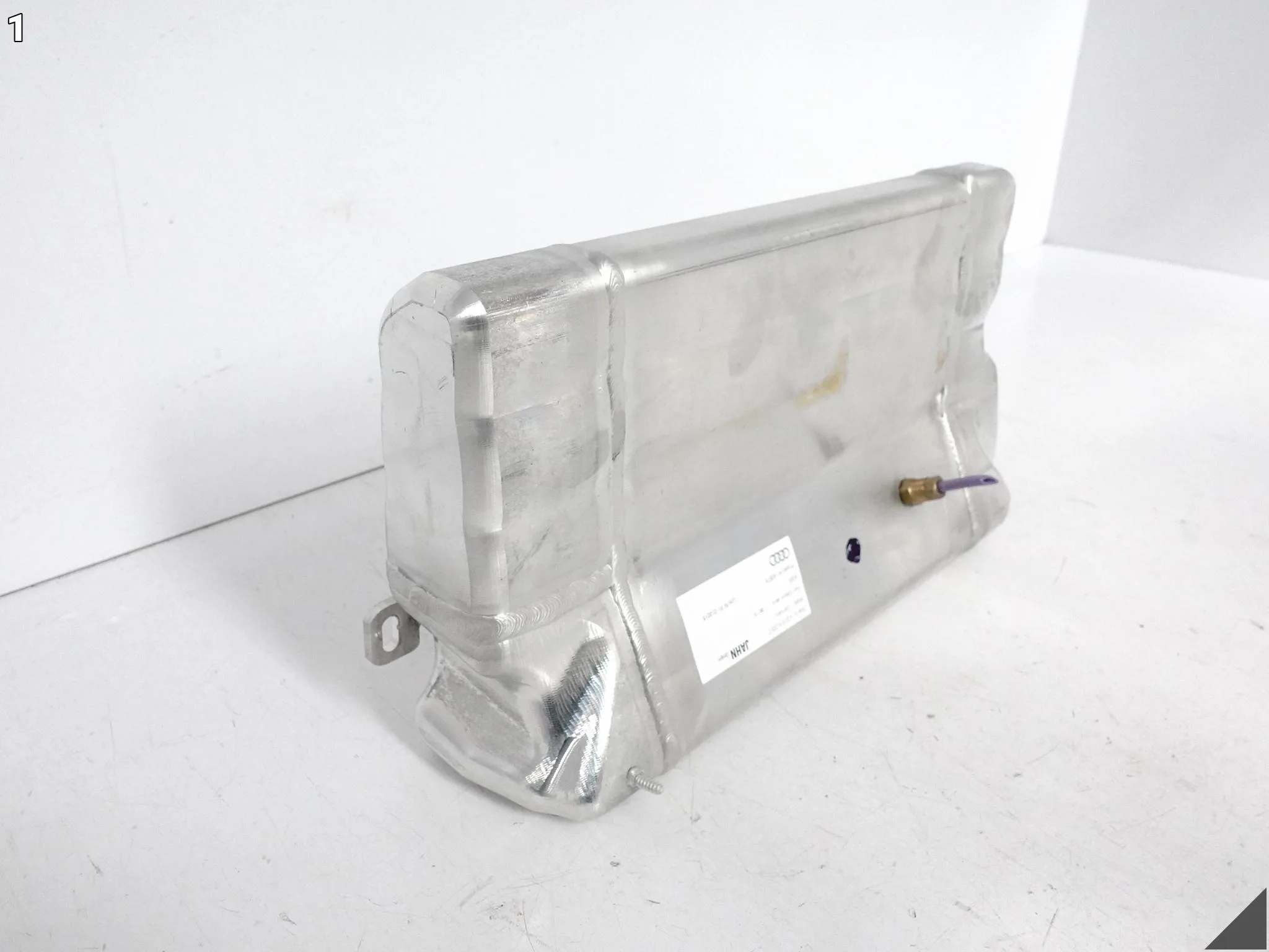 AUDI A7 S7 RS7 4G8 A6 S6 RS6 4G0 C7 10-18 ZBIORNIK CIŚNIENIA POWIETRZA AUDI A7 S7 RS7 4G8 A6 S6 RS6 4G0 C7 10-18 ZBIORNIK CIŚNIENIA POWIETRZA - obrazek 2