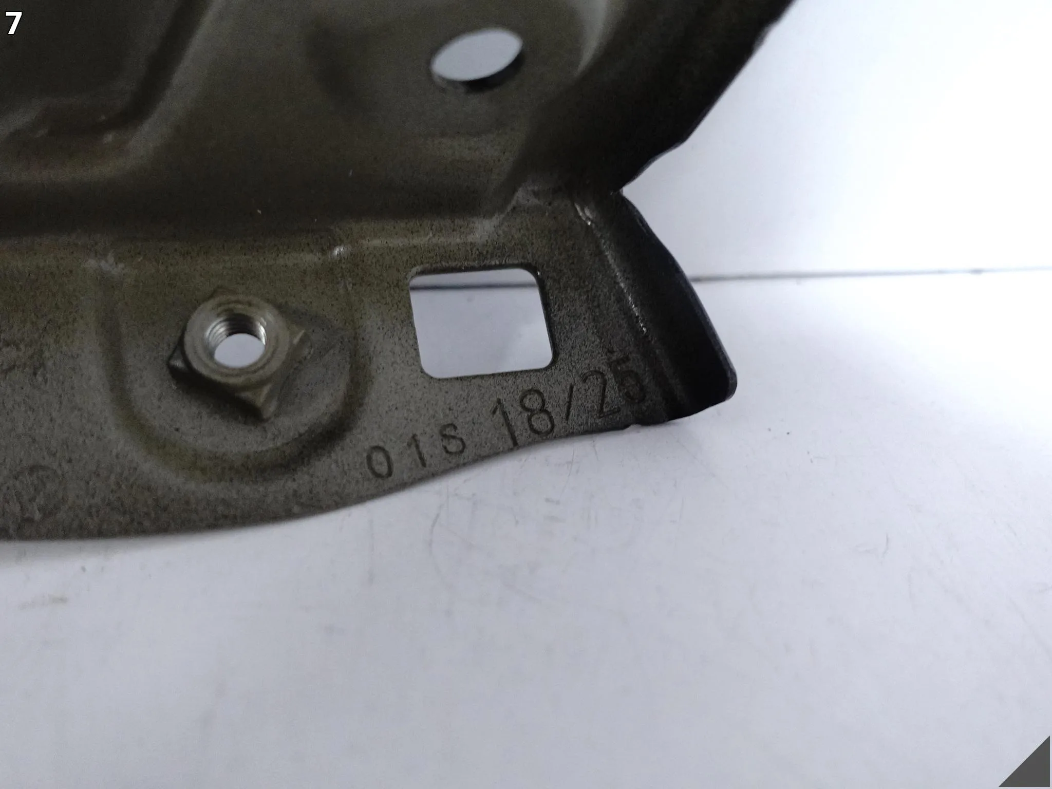 VW TIGUAN CT1 III 571 24- ŚLIZG MOCOWANIE PODPORA W BŁOTNIK PRZÓD LEWY Y9T VW TIGUAN CT1 III 571 24- ŚLIZG MOCOWANIE PODPORA W BŁOTNIK PRZÓD LEWY Y9T - obrazek 8
