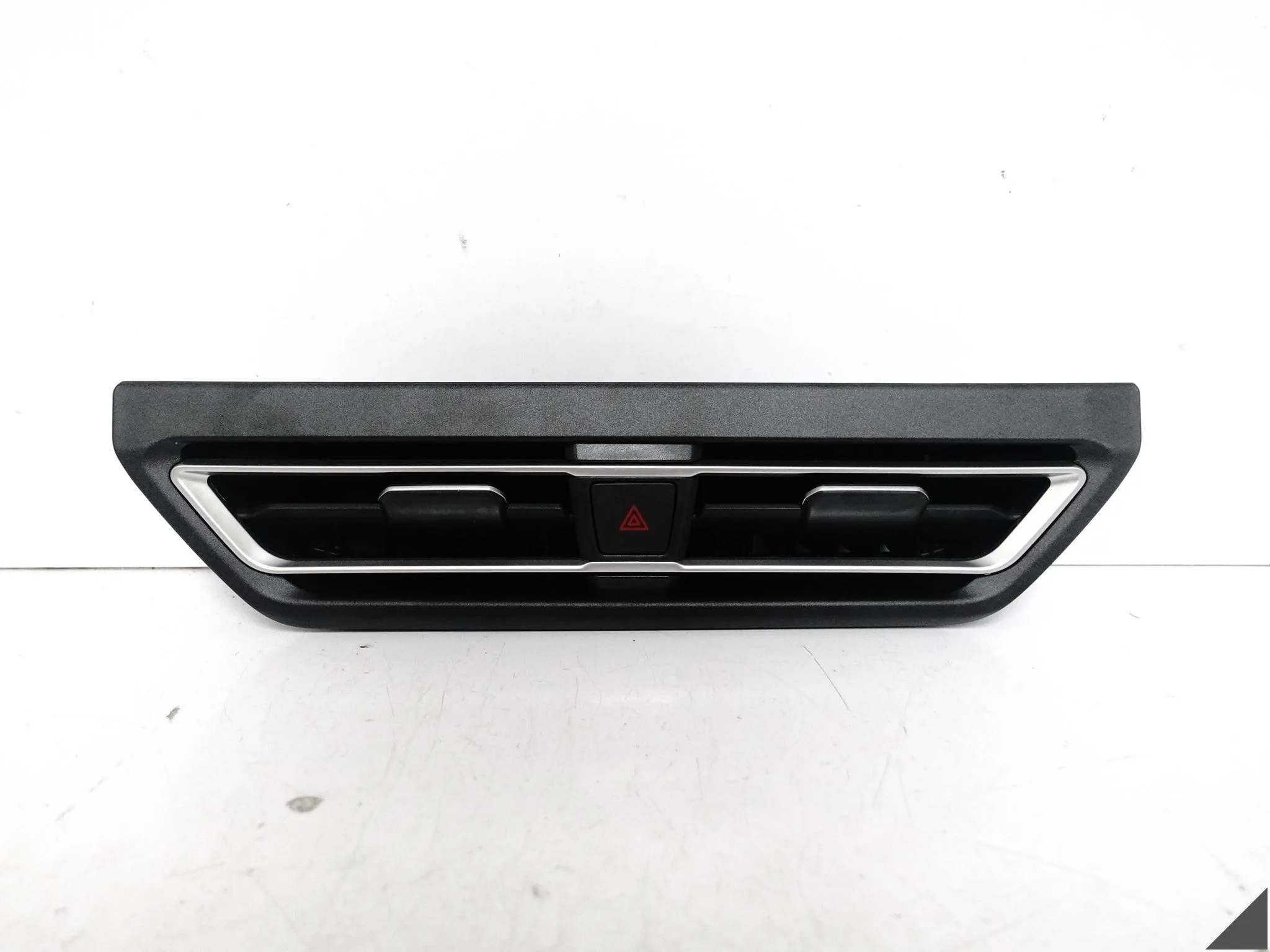 VW TIGUAN CT1 III 571 24- KRATKA NAWIEWU ŚRODKOWA PRZEŁĄCZNIKI EIP VW TIGUAN CT1 III 571 24- KRATKA NAWIEWU ŚRODKOWA PRZEŁĄCZNIKI EIP