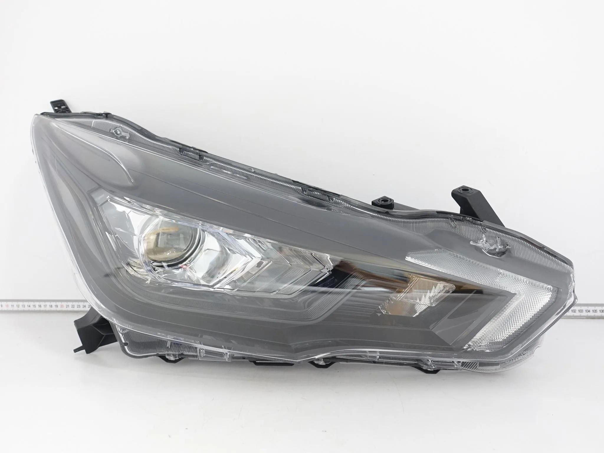NISSAN MICRA V 5 K14 16-22 LIFT LAMPA FULL LED PRAWA PRZÓD CZARNA EUROPA NISSAN MICRA V 5 K14 16-22 LIFT LAMPA FULL LED PRAWA PRZÓD CZARNA EUROPA