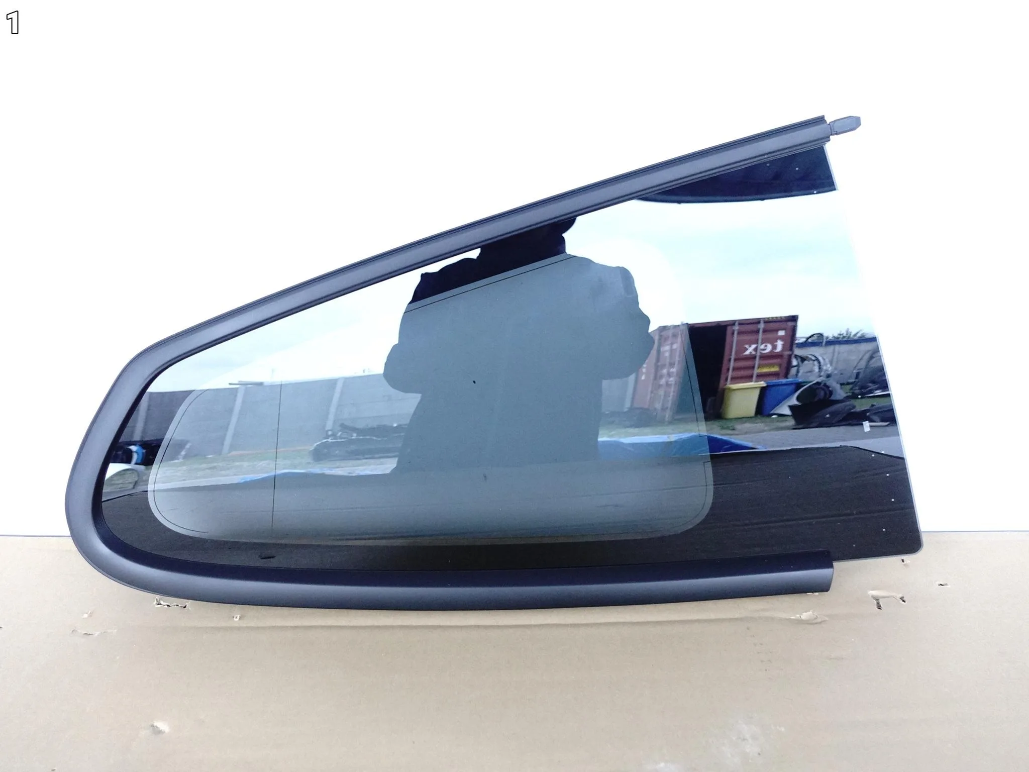 TOYOTA GR YARIS IV 4 XP210 LIFT 20- SZYBA KAROSERYJNA BOCZNA PRAWA TYŁ ORG TOYOTA GR YARIS IV 4 XP210 LIFT 20- SZYBA KAROSERYJNA BOCZNA PRAWA TYŁ ORG - obrazek 2