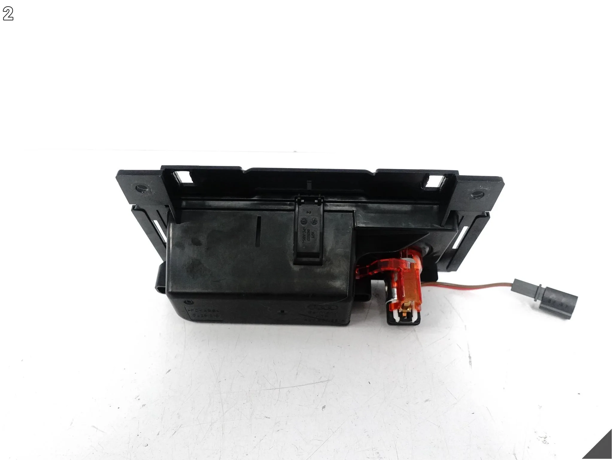 AUDI A7 S7 RS7 4G8 A6 S6 RS6 4G0 C7 10-18 POPIELNICZKA GNIAZDO SAMOCHODOWE AUDI A7 S7 RS7 4G8 A6 S6 RS6 4G0 C7 10-18 POPIELNICZKA GNIAZDO SAMOCHODOWE - obrazek 3