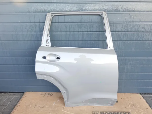 SUBARU FORESTER VI 6 SL 25- DRZWI DOOR PRAWE TYŁ