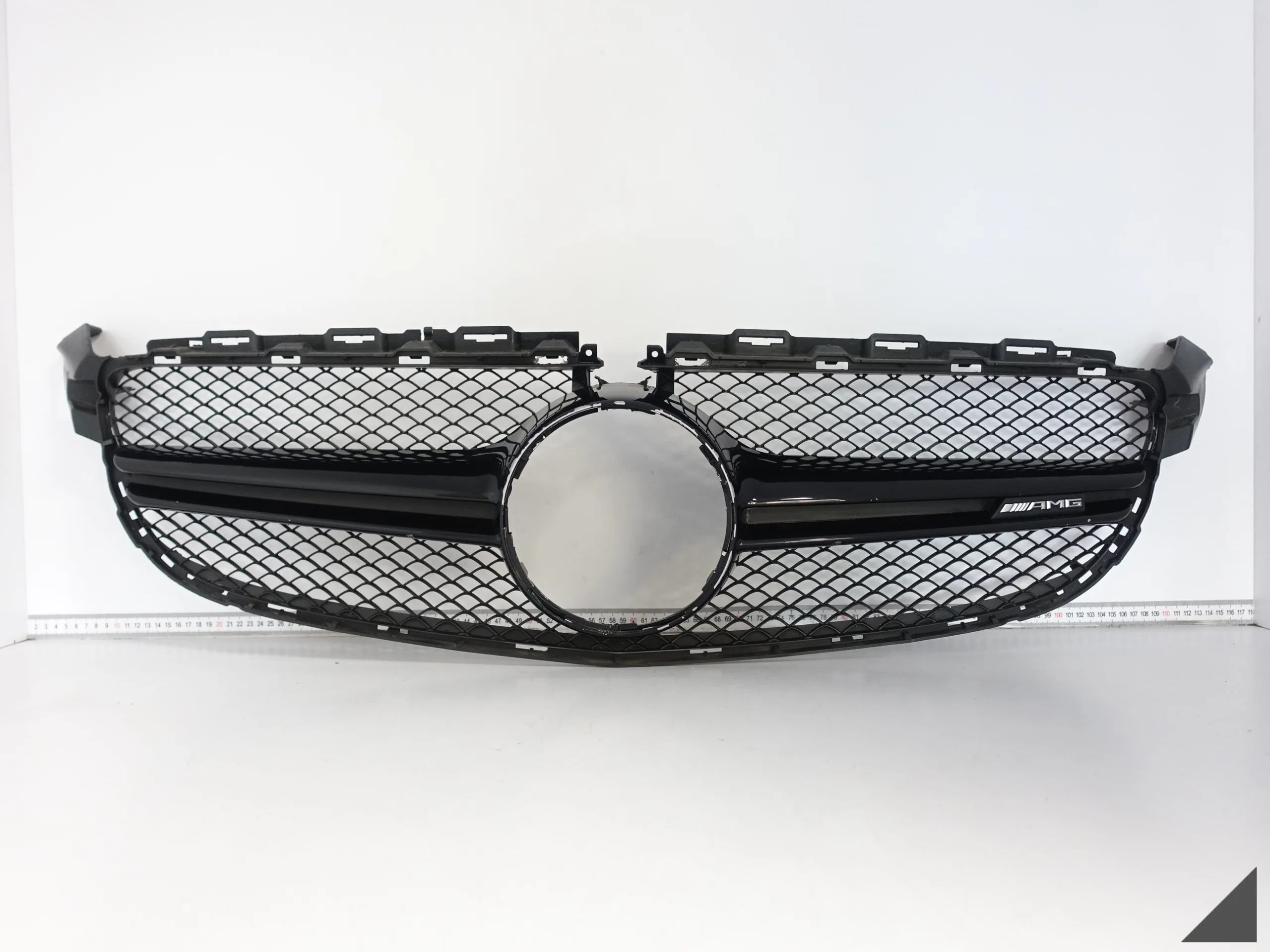 MERCEDES C-KLASA W205 AMG C63 GRILL PRZÓD MERCEDES C-KLASA W205 AMG C63 GRILL PRZÓD