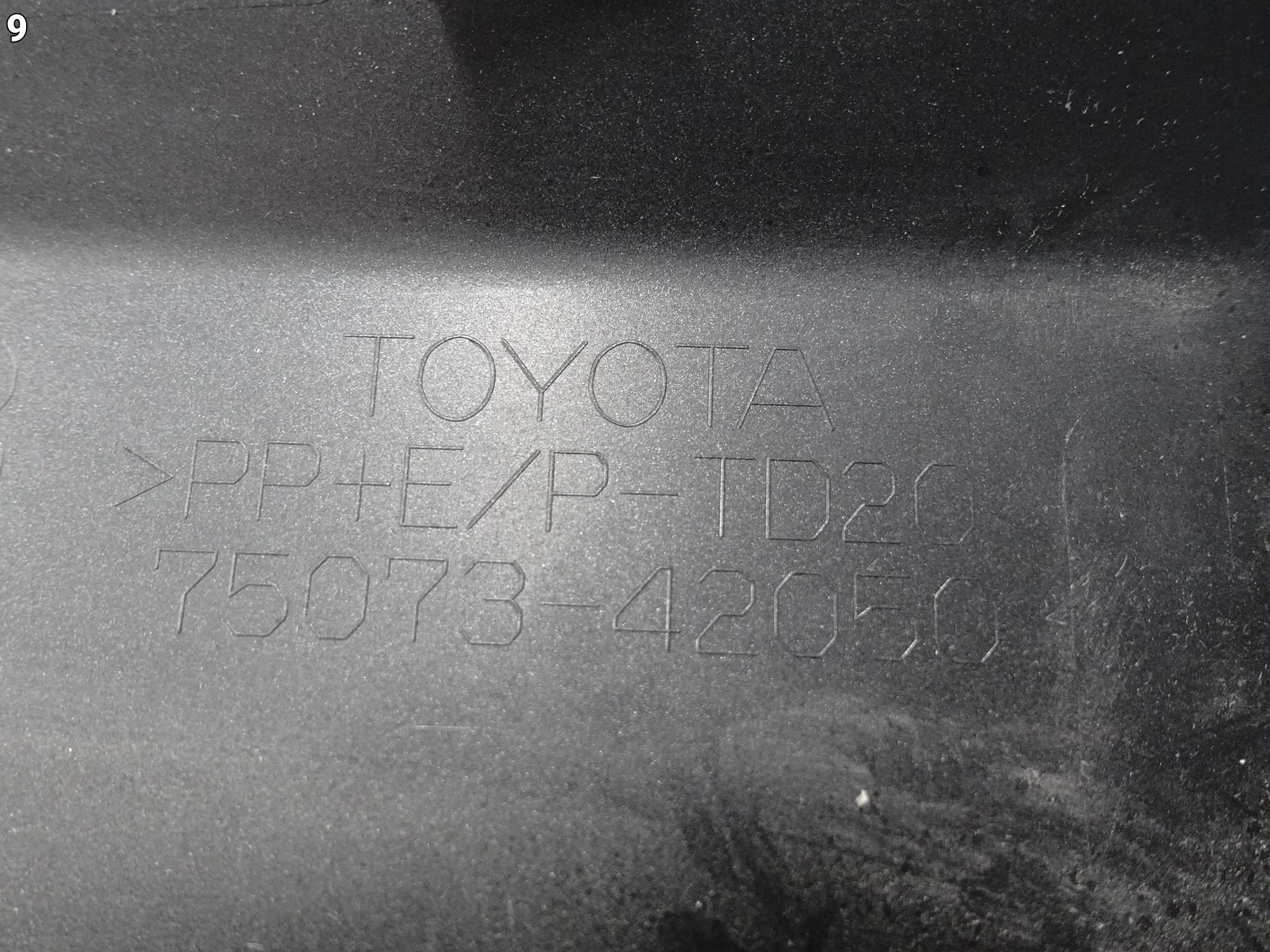 TOYOTA RAV4 V 5 19- DOLNA LISTWA OSŁONA DRZWI PRZÓD PRAWA 75073-42050-C0 TOYOTA RAV4 V 5 19- DOLNA LISTWA OSŁONA DRZWI PRZÓD PRAWA 75073-42050-C0 - obrazek 10