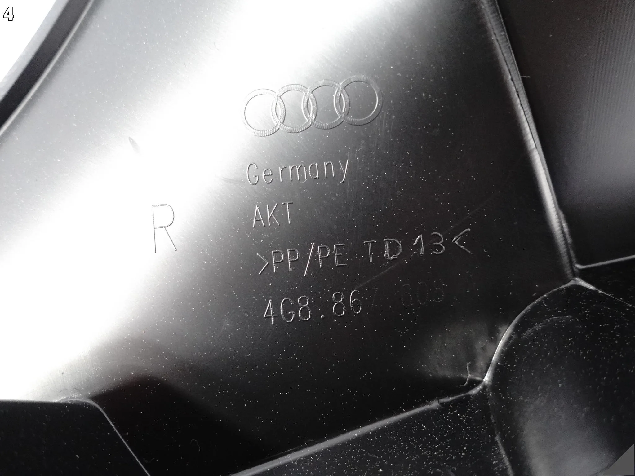 AUDI A7 S7 RS7 4G8 C7 10-18 OSŁONA TAPICERKI KLAPY BAGAŻNIKA PRAWA TYŁ AUDI A7 S7 RS7 4G8 C7 10-18 OSŁONA TAPICERKI KLAPY BAGAŻNIKA PRAWA TYŁ - obrazek 5