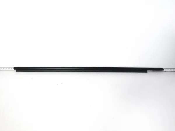 TOYOTA AYGO X AB70 21- LISTWA ZGARNIAJĄCA SZYBY PRZÓD PRAWA 68160-0H090