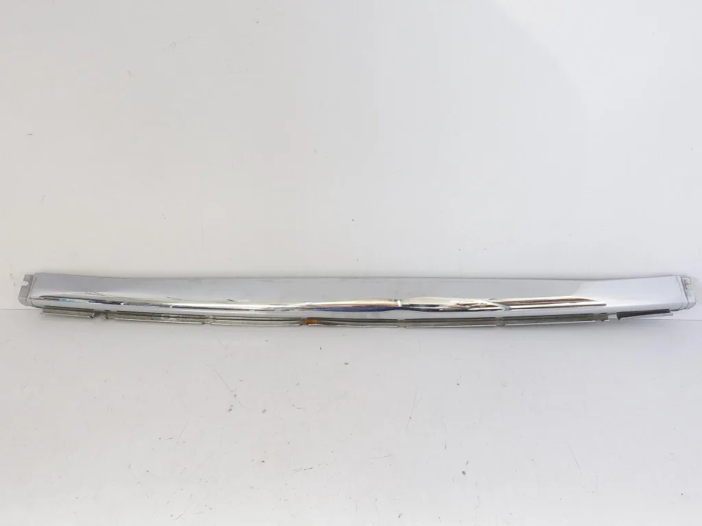 MERCEDES SL R107 SLC C107 71-89 ZDERZAK LISTWA NAKŁADKA CHROM ŚRODKOWA TYŁ