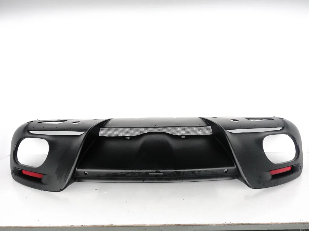 FERRARI ROMA F169 20-24 SPOILER DYFUZOR W ZDERZAK TYŁ