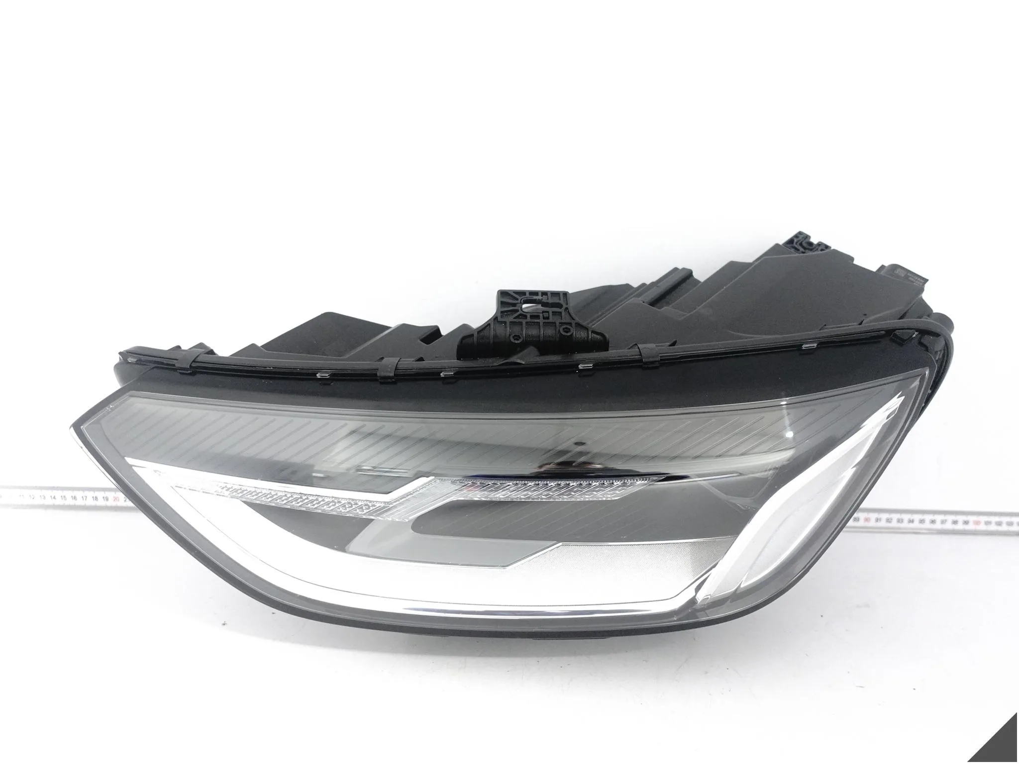 AUDI A4 S4 B9 8W0 LIFT 19-24 LAMPA BASIS FULL LED LEWA PRZÓD EUROPA ŁADNA AUDI A4 S4 B9 8W0 LIFT 19-24 LAMPA BASIS FULL LED LEWA PRZÓD EUROPA ŁADNA