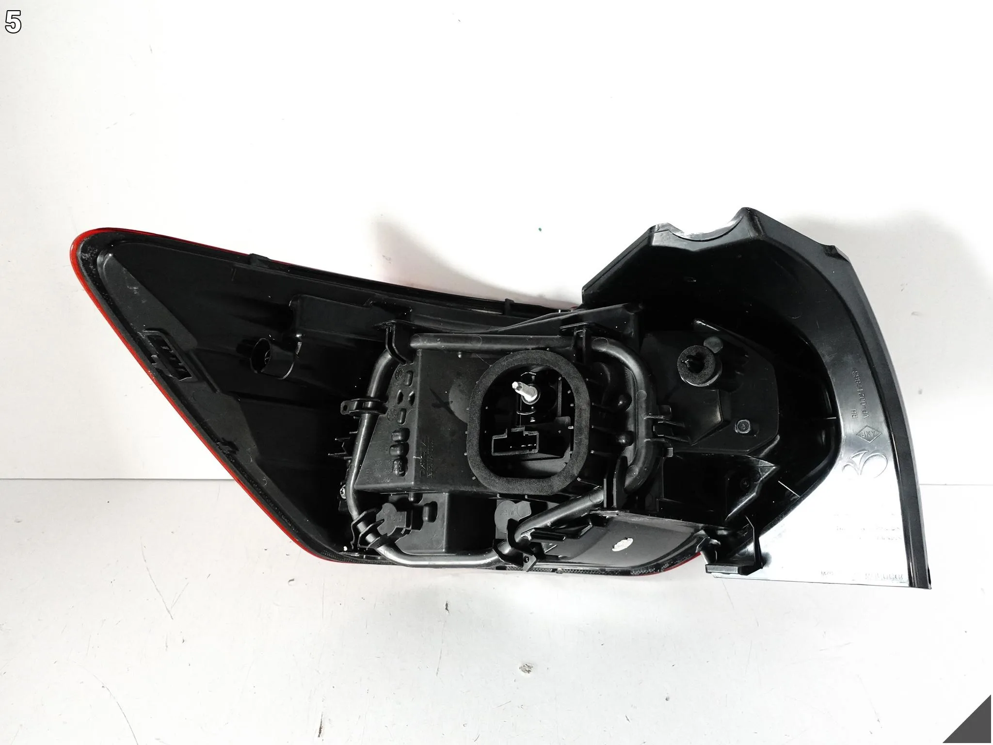 DACIA SANDERO III 3 20- LAMPA LED W BŁOTNIK PRAWA TYŁ EUROPA 265508077R DACIA SANDERO III 3 20- LAMPA LED W BŁOTNIK PRAWA TYŁ EUROPA 265508077R - obrazek 6