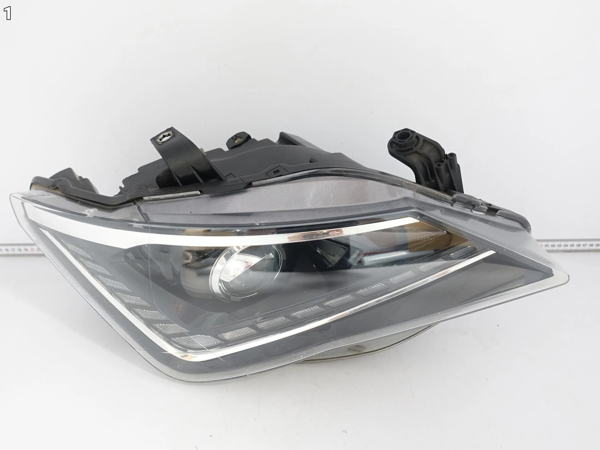 SEAT IBIZA IV 4 LIFT 6J1 CUPRA 12-17 LAMPA XENON + LED PRAWA EUROPA SEAT IBIZA IV 4 LIFT 6J1 CUPRA 12-17 LAMPA XENON + LED PRAWA EUROPA - obrazek 2