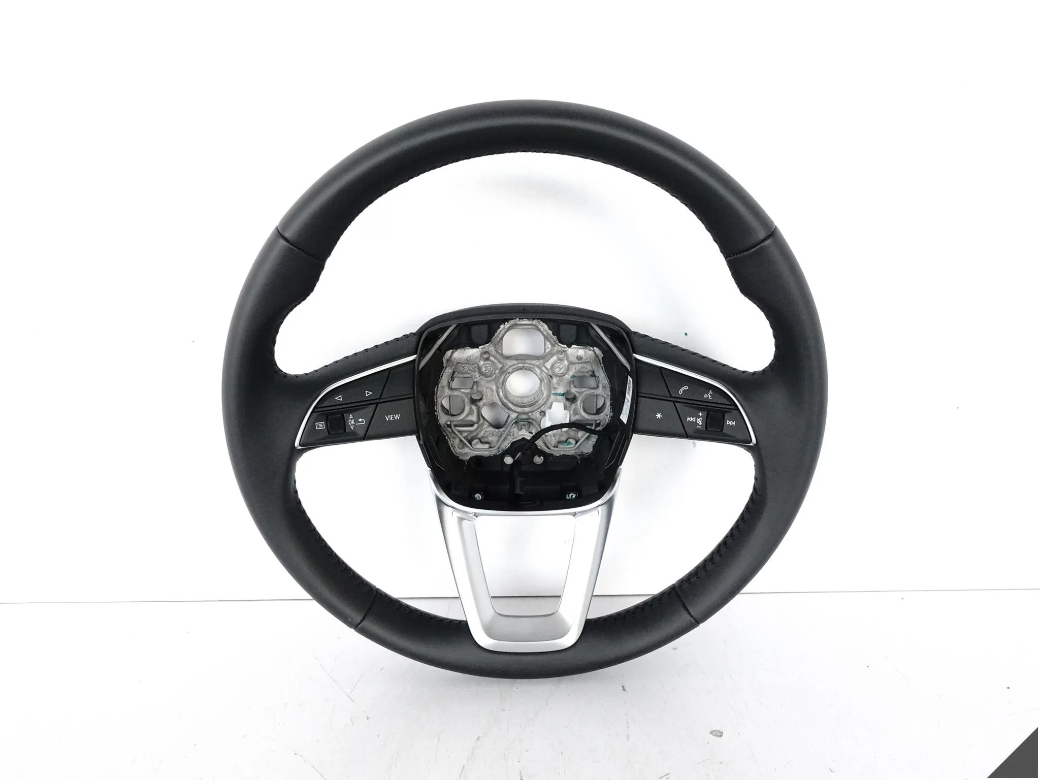 AUDI Q3 II 83A F3 18-25 KIEROWNICA WIELOFUNKCYJNA SKÓRA MJM SOUL 24KM EU AUDI Q3 II 83A F3 18-25 KIEROWNICA WIELOFUNKCYJNA SKÓRA MJM SOUL 24KM EU