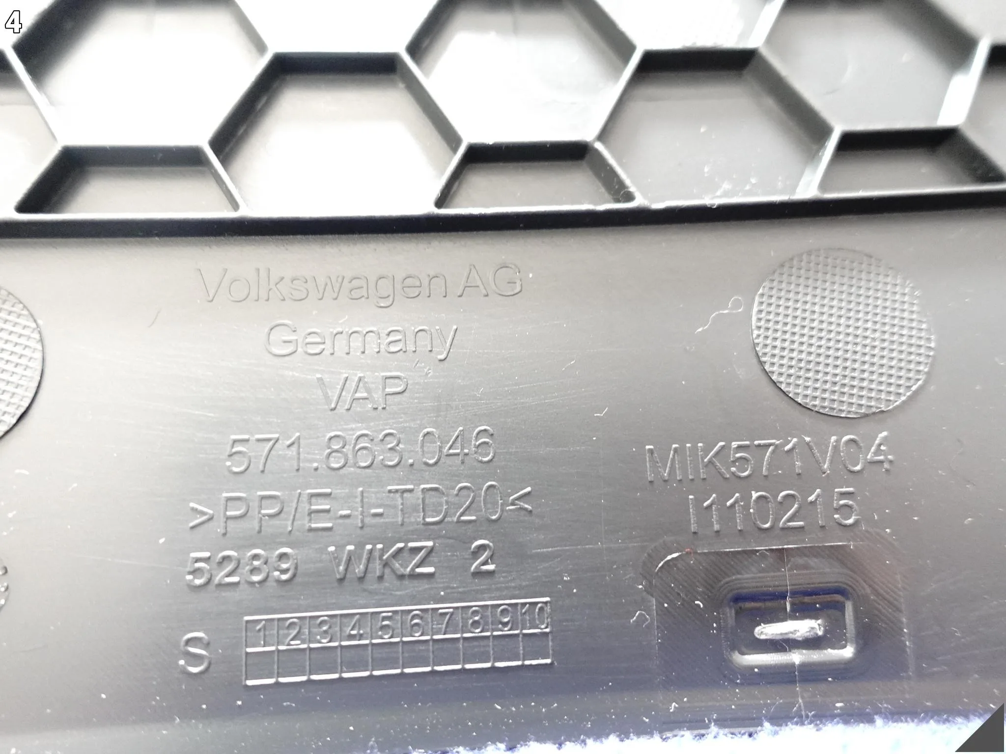 VW TIGUAN CT1 III 571 24- LISTWA OSŁONA POSZYCIE TUNEL ŚRODKOWY PRAWA ORG VW TIGUAN CT1 III 571 24- LISTWA OSŁONA POSZYCIE TUNEL ŚRODKOWY PRAWA ORG - obrazek 5