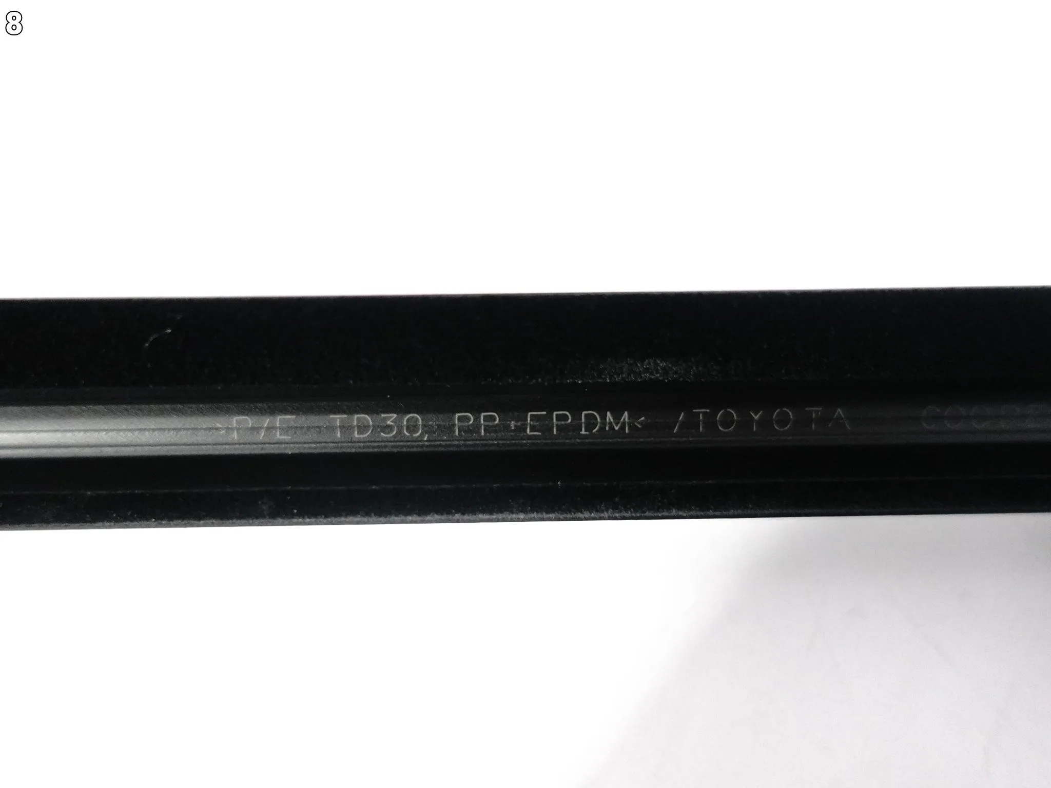 TOYOTA AYGO X AB70 21- LISTWA ZGARNIAJĄCA SZYBY PRZÓD PRAWA 68160-0H090 TOYOTA AYGO X AB70 21- LISTWA ZGARNIAJĄCA SZYBY PRZÓD PRAWA 68160-0H090 - obrazek 9