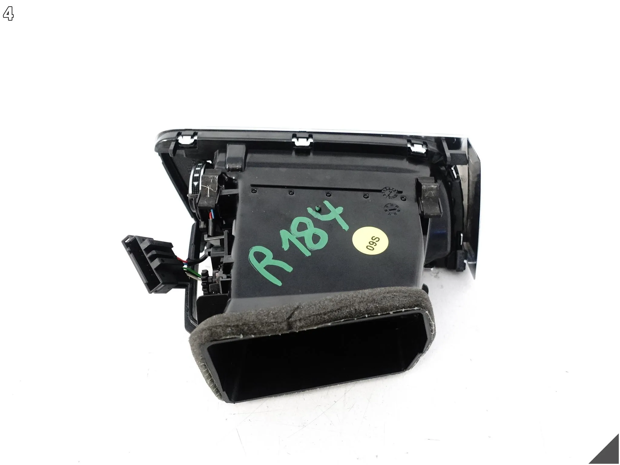 AUDI A7 S7 RS7 4G8 C7 LIFT 14-18 KRATKA NAWIEWU LISTWA DEKOR PRAWA PRZÓD AUDI A7 S7 RS7 4G8 C7 LIFT 14-18 KRATKA NAWIEWU LISTWA DEKOR PRAWA PRZÓD - obrazek 5
