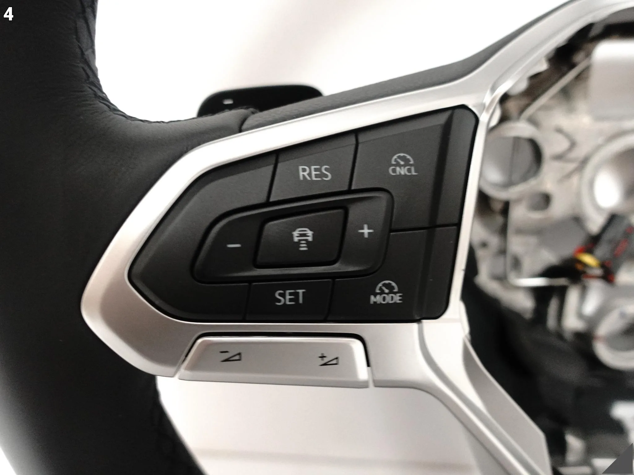VW TIGUAN CT1 III 571 24- KIEROWNICA WIELOFUNKCYJNA SKÓRA ŁOPATKI VDH VW TIGUAN CT1 III 571 24- KIEROWNICA WIELOFUNKCYJNA SKÓRA ŁOPATKI VDH - obrazek 5