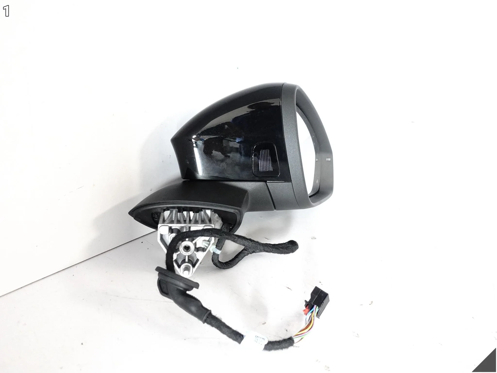 VW TIGUAN CT1 III 571 24- LUSTERKO ZEWNĘTRZNE PRAWE PRZÓD 15PIN EU Y9T VW TIGUAN CT1 III 571 24- LUSTERKO ZEWNĘTRZNE PRAWE PRZÓD 15PIN EU Y9T - obrazek 2