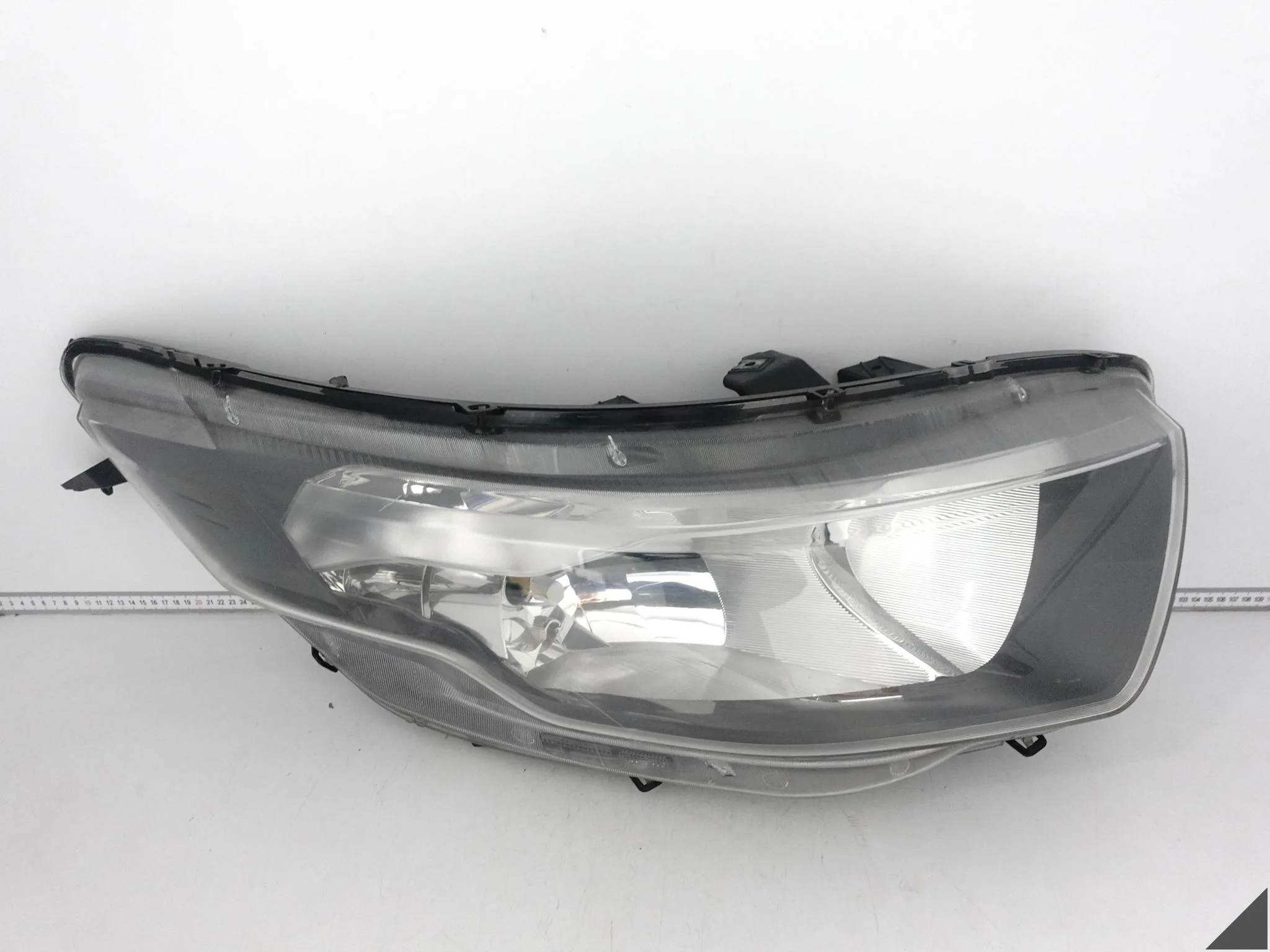 IVECO DAILY IV 4 14-19 LAMPA HEADLIGHT ZWYKŁA HALOGEN PRAWA PRZÓD EUROPA IVECO DAILY IV 4 14-19 LAMPA HEADLIGHT ZWYKŁA HALOGEN PRAWA PRZÓD EUROPA