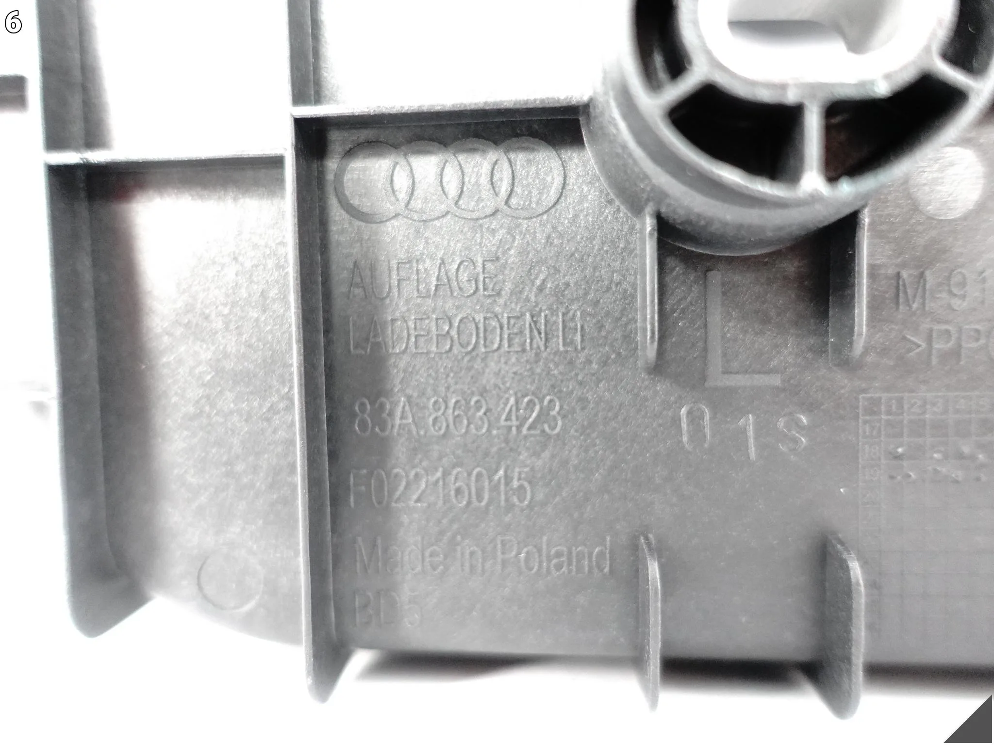 AUDI Q3 II 83A F3 18-25 PODPORA WSPORNIK UCHWYT BOCZEK BAGAŻNIKA LEWY TYŁ AUDI Q3 II 83A F3 18-25 PODPORA WSPORNIK UCHWYT BOCZEK BAGAŻNIKA LEWY TYŁ - obrazek 7