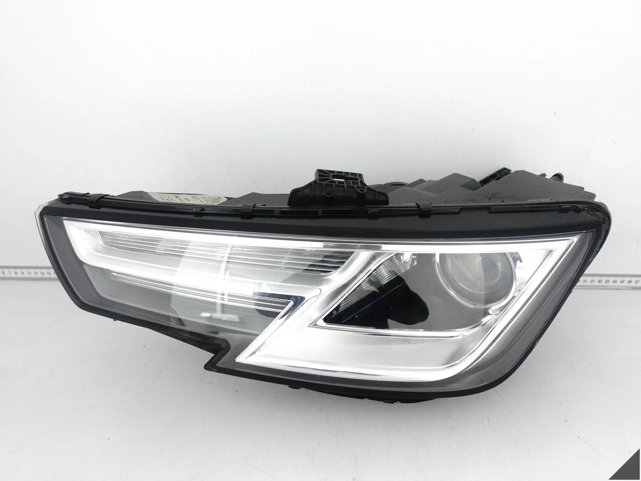 AUDI A4 S4 8W0 B9 15-19 LAMPA HEADLIGHT XENON + LED LEWA PRZÓD EUROPA AUDI A4 S4 8W0 B9 15-19 LAMPA HEADLIGHT XENON + LED LEWA PRZÓD EUROPA