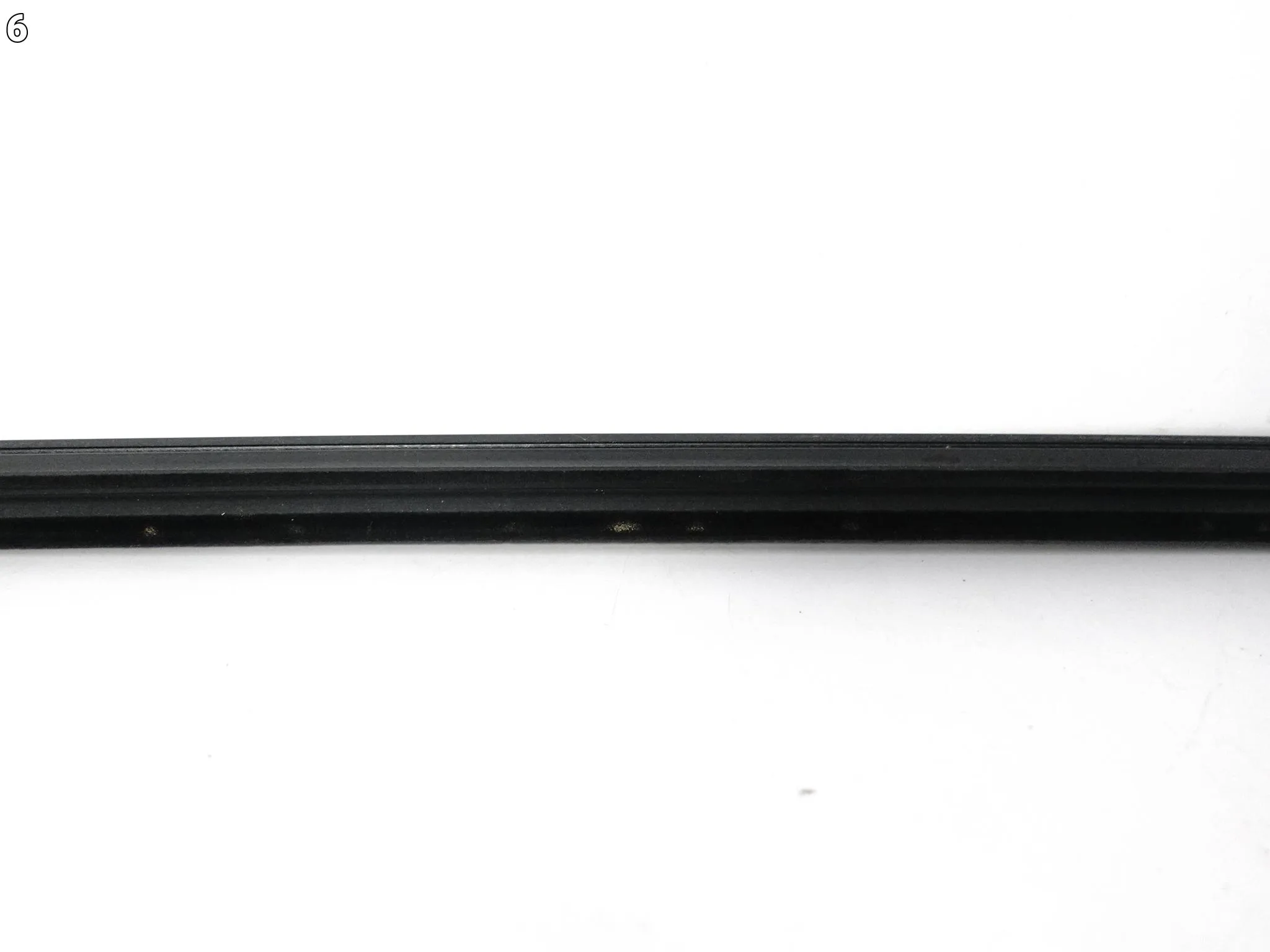 TOYOTA YARIS IV 4 19- LISTWA ZGARNIAJĄCA SZYBY DRZWI PRZÓD LEWA 68210-K0011 TOYOTA YARIS IV 4 19- LISTWA ZGARNIAJĄCA SZYBY DRZWI PRZÓD LEWA 68210-K0011 - obrazek 7