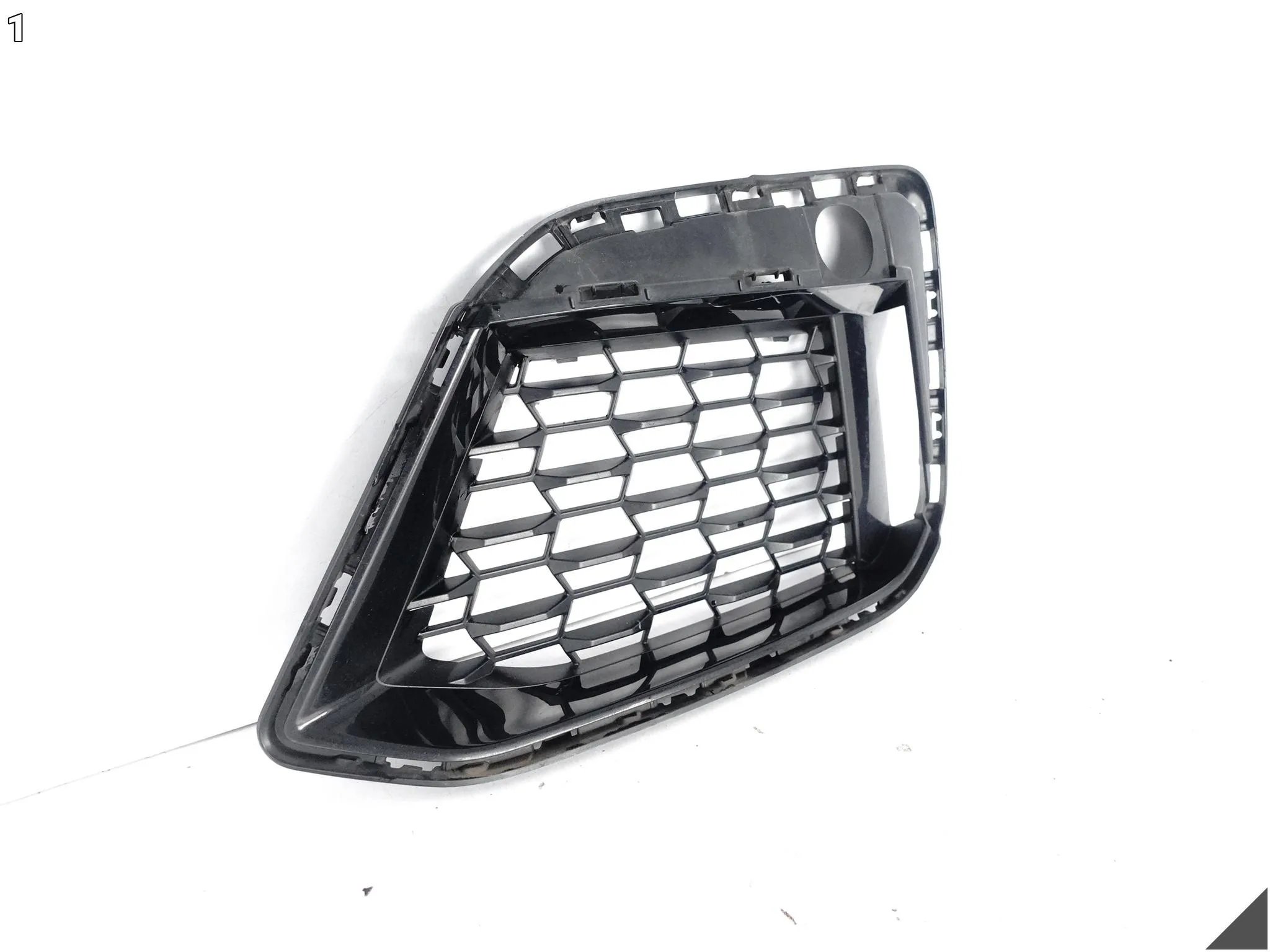 BMW 5 G30 G31 M-PAKIET MSP LCI / LIFT 20-24 ATRAPA W ZDERZAK PRZÓD LEWA BMW 5 G30 G31 M-PAKIET MSP LCI / LIFT 20-24 ATRAPA W ZDERZAK PRZÓD LEWA - obrazek 2